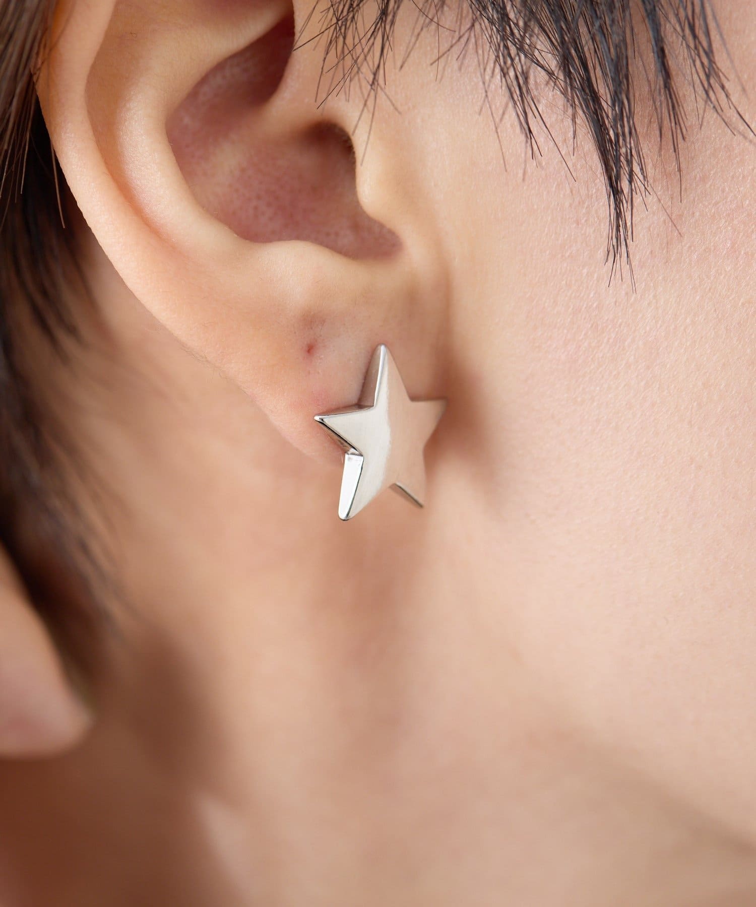 ear PAPILLONNER(イア パピヨネ) 《WEB限定》エッジスターピアス