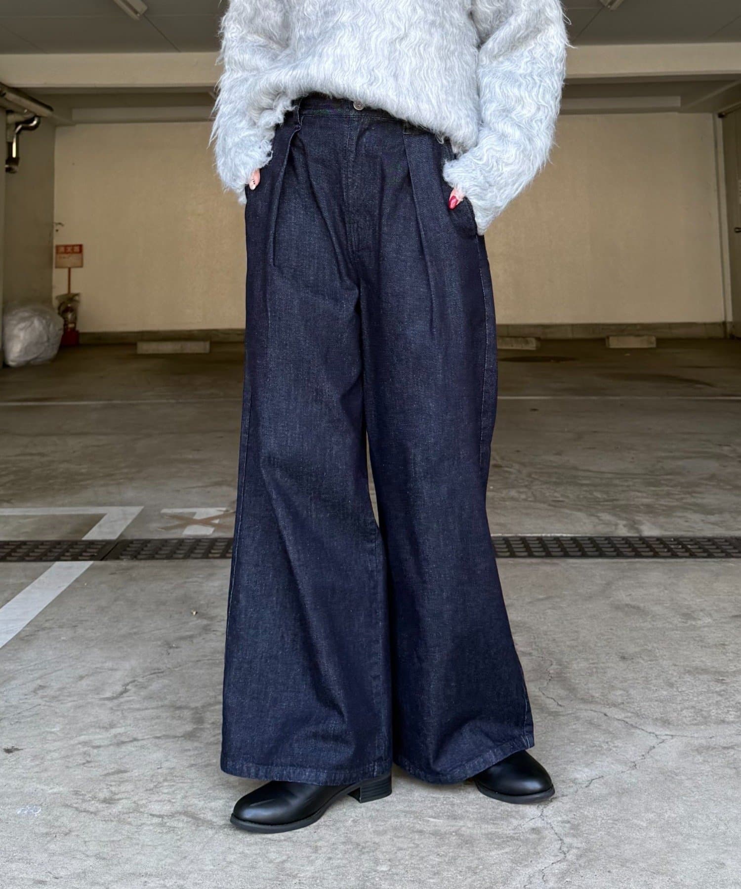 Lui's(ルイス) タックワイドデニム