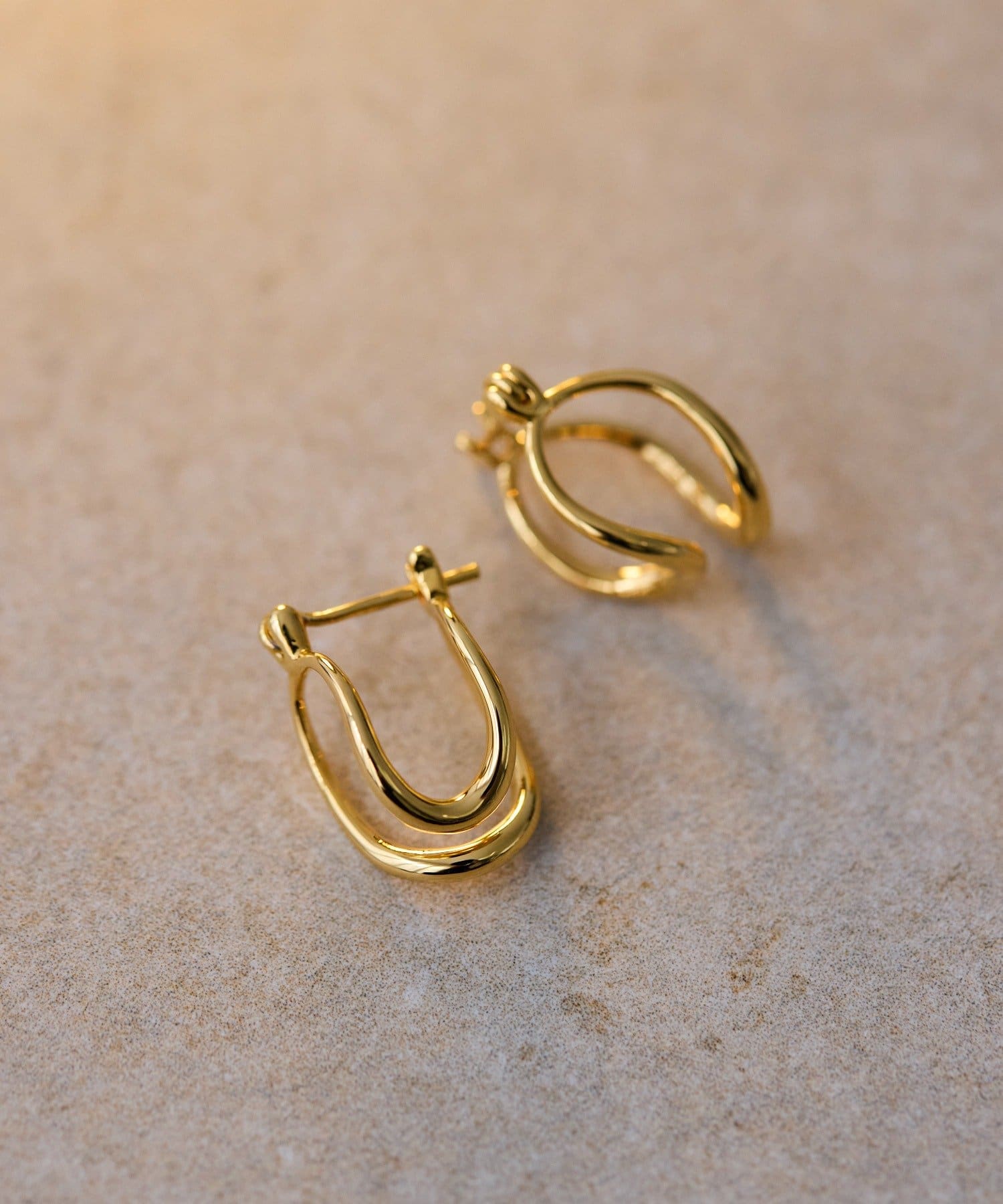 ear PAPILLONNER(イア パピヨネ) ウィッシュボーンフープピアス