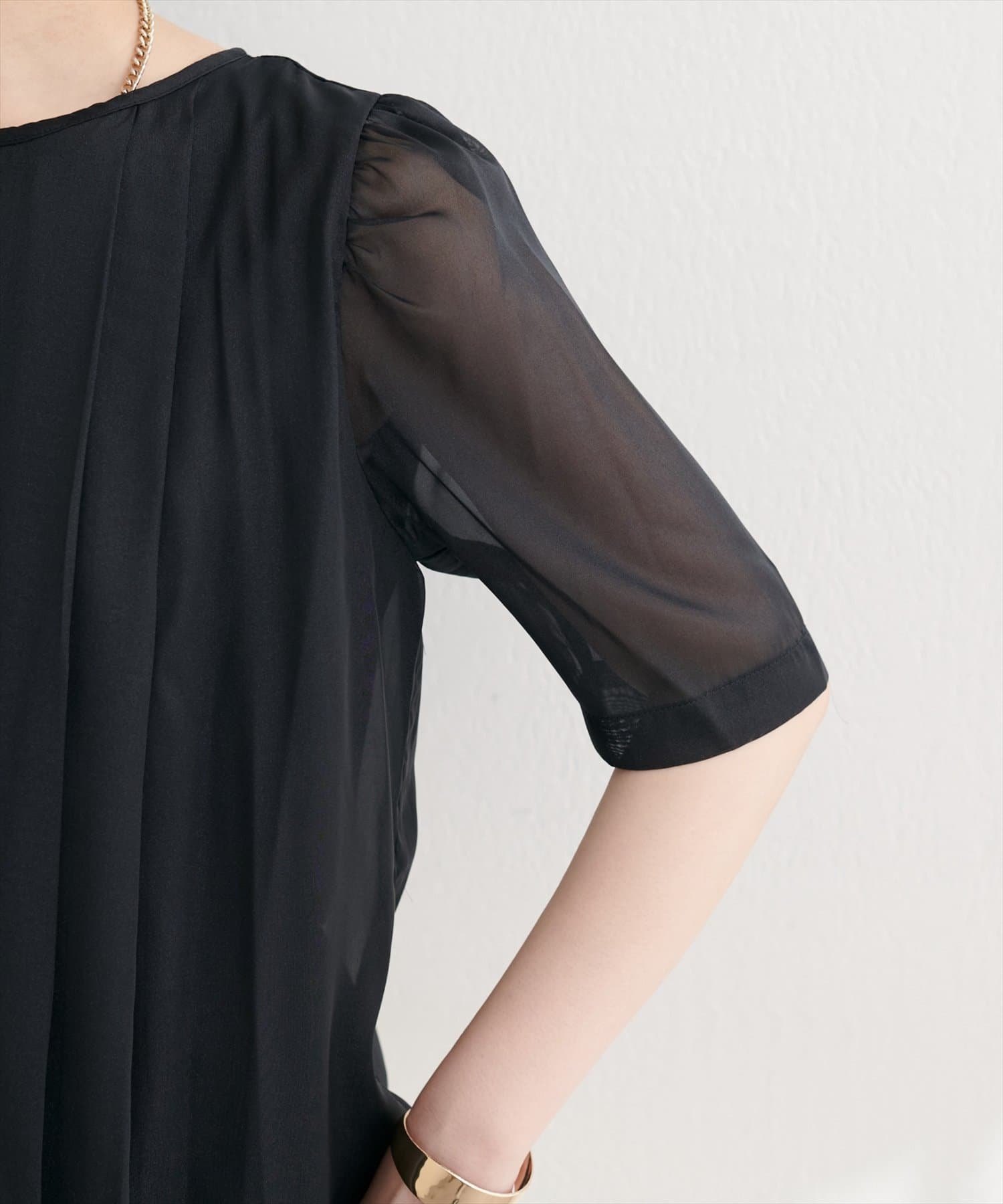 natural couture(ナチュラルクチュール) 【WEB限定】ほんのりラメシアータックプリーツブラウス