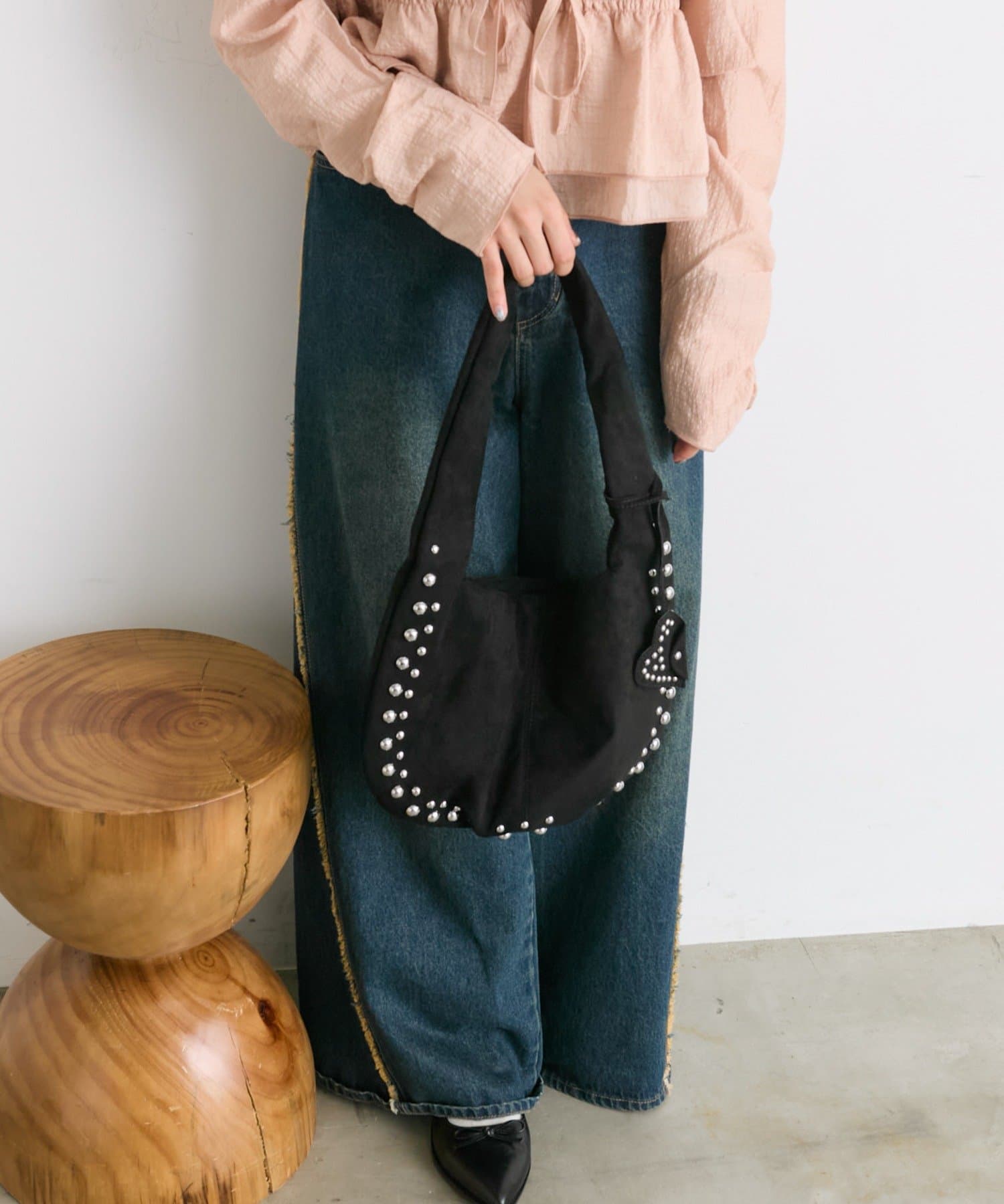 w closet(ダブルクローゼット) ハートチャーム付スエードBAG