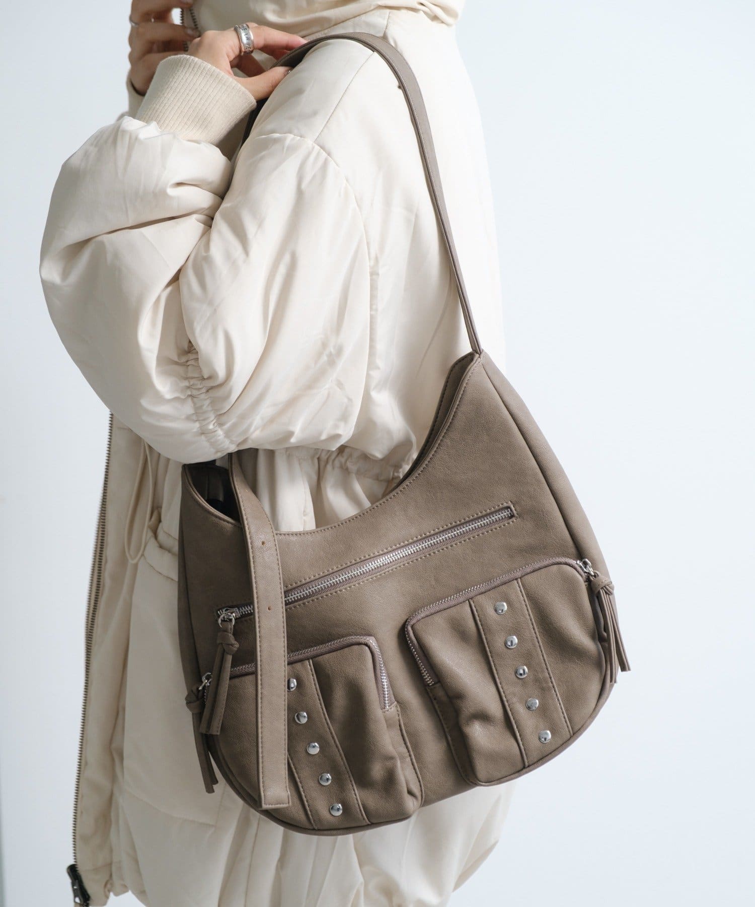 Kastane(カスタネ) 【8.23(土)0:00発売/2025AW/500mlペットボトル収納可/2WAY】スタッズミドルBAG