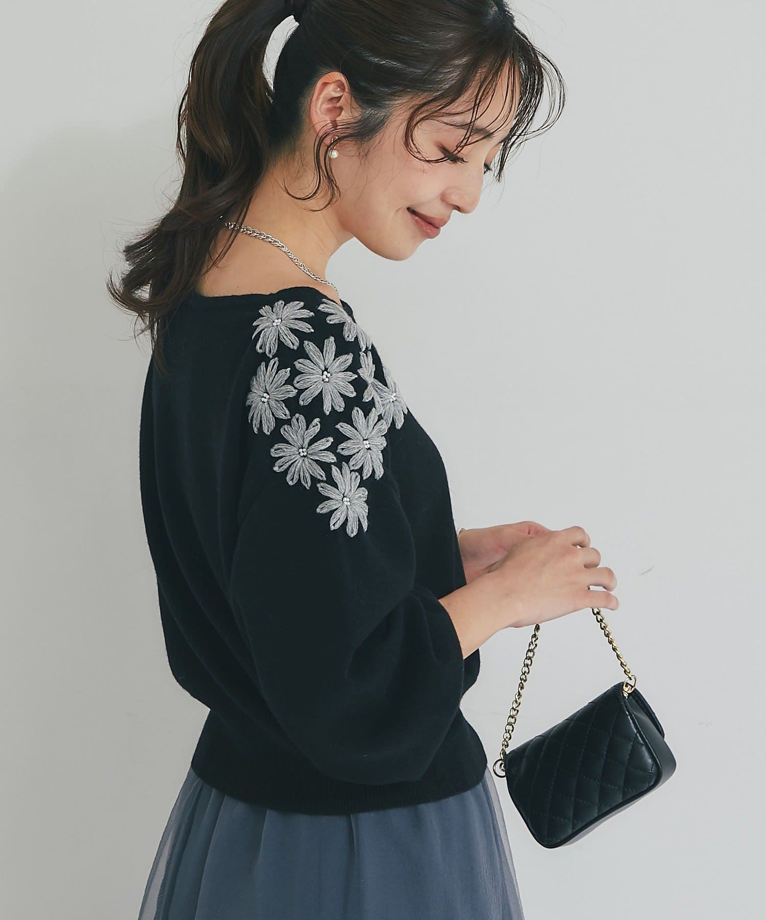 La boutique BonBon(ラブティックボンボン) 【最強愛されニット】お花刺繍クロップドニット