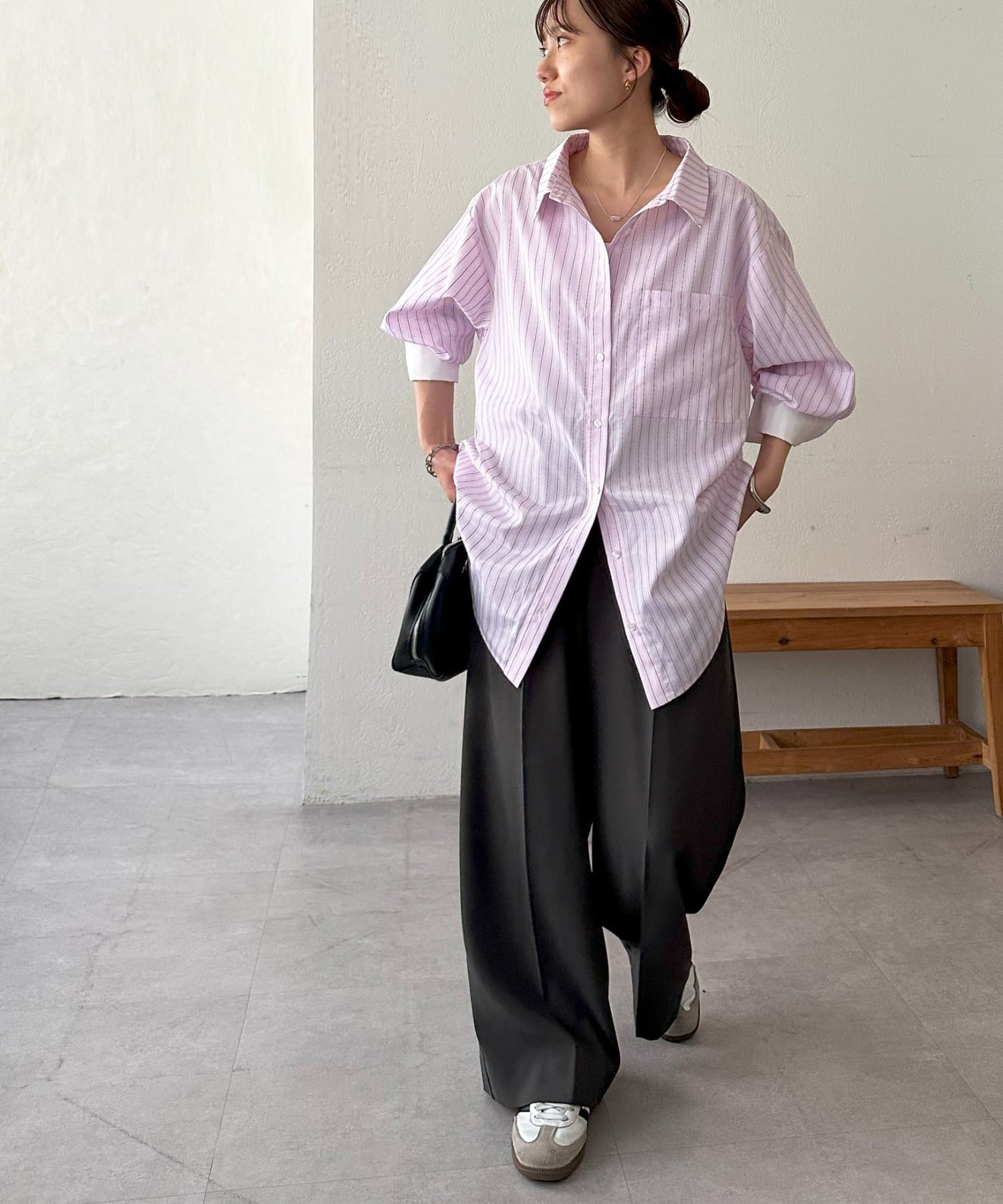 DISCOAT(ディスコート) 【WEB限定】カフスホワイトデザインストライプオーバーシャツ