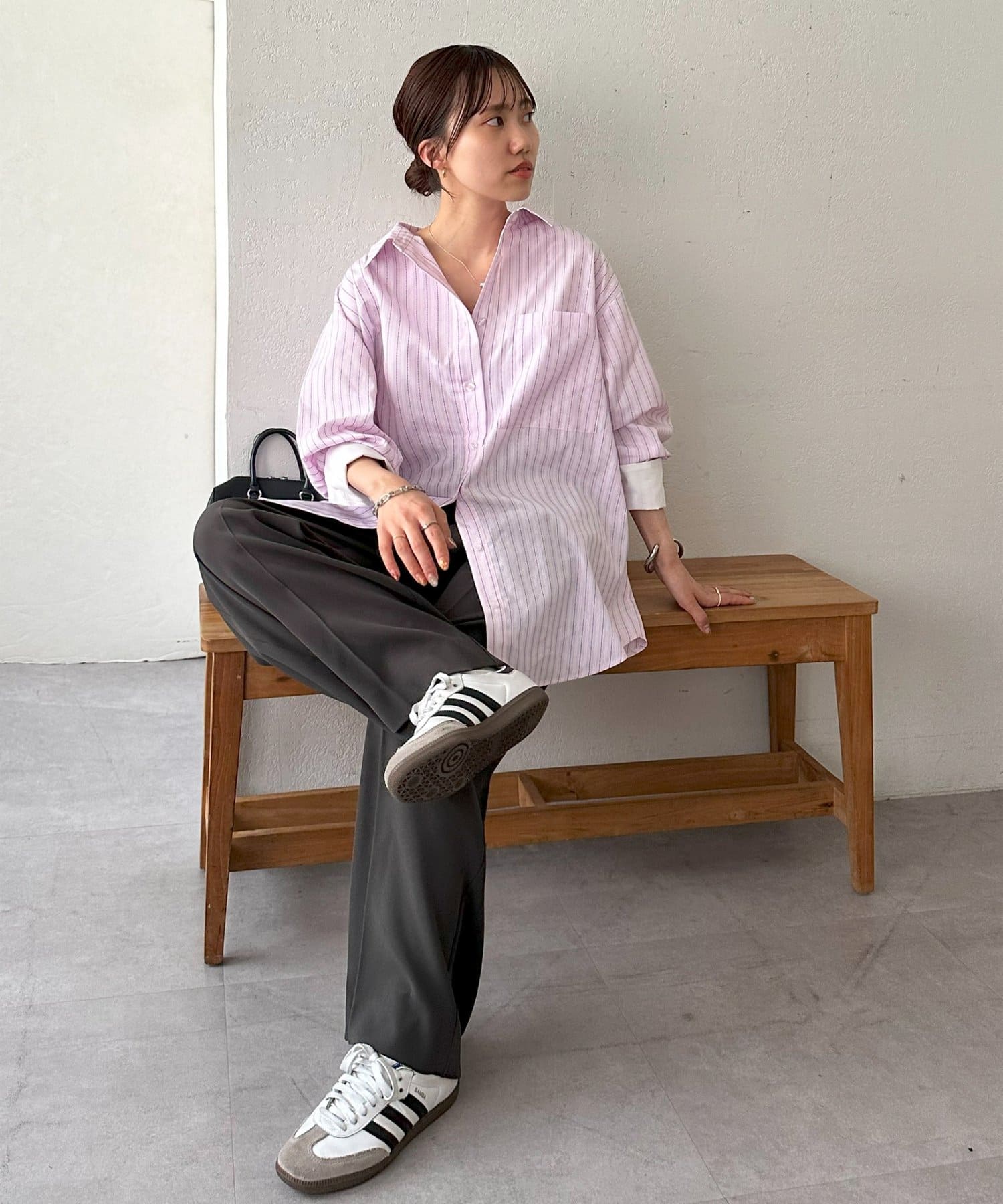 DISCOAT(ディスコート) 【WEB限定】カフスホワイトデザインストライプオーバーシャツ