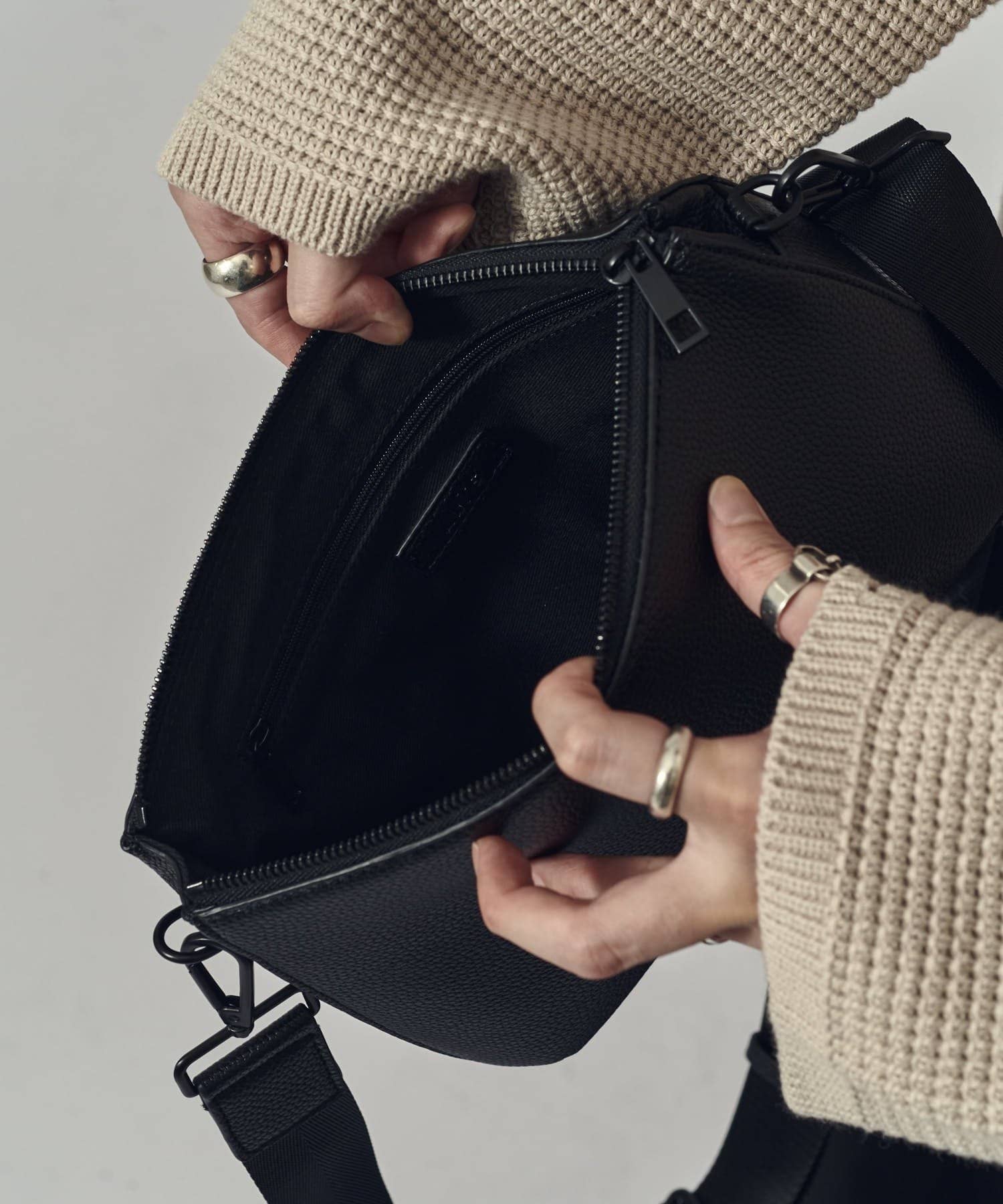 Lui's(ルイス) スプリットレザーショルダーBAG