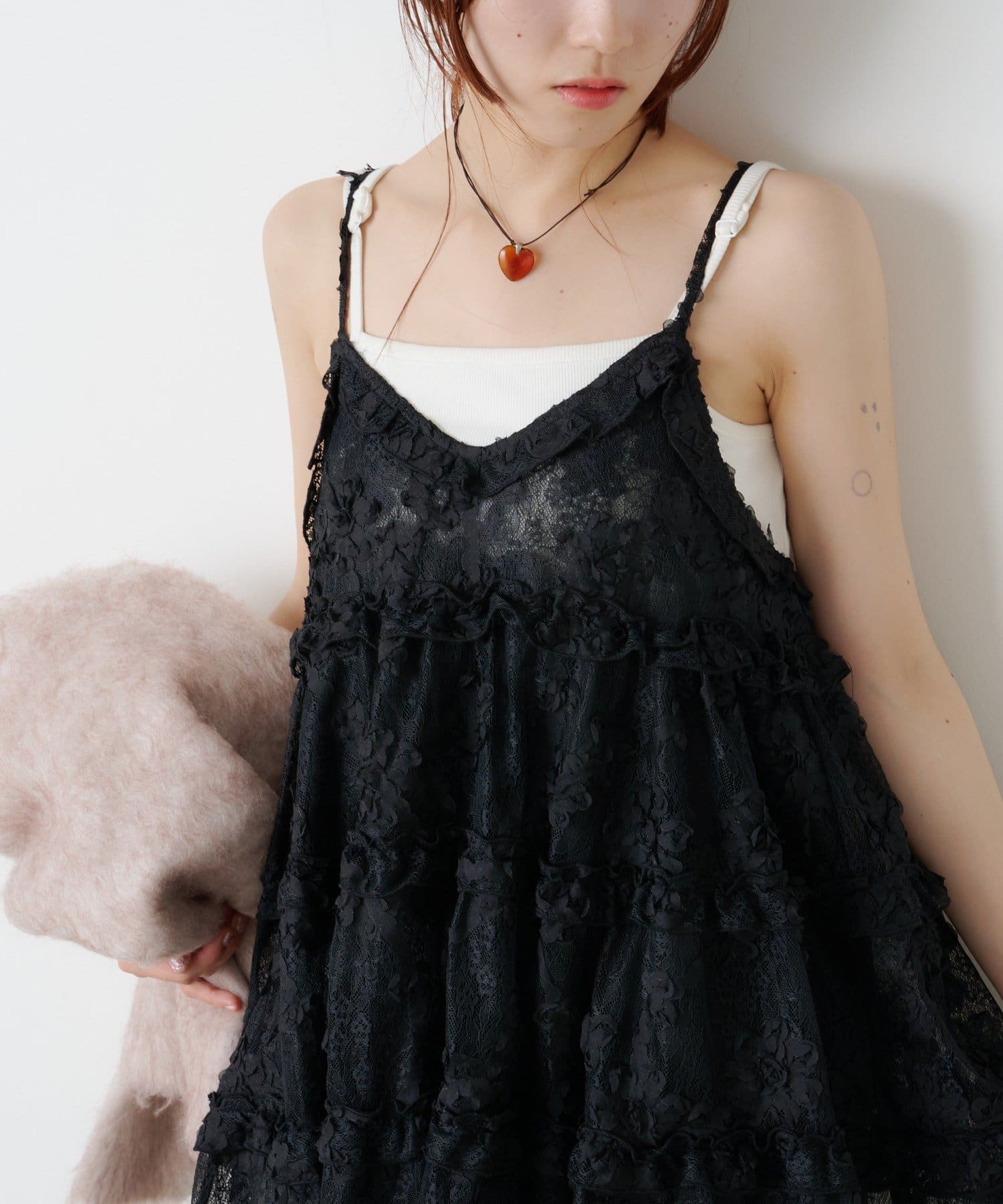 w closet(ダブルクローゼット) 【季節問わず使える！】【3色展開】立体レースミニキャミワンピース