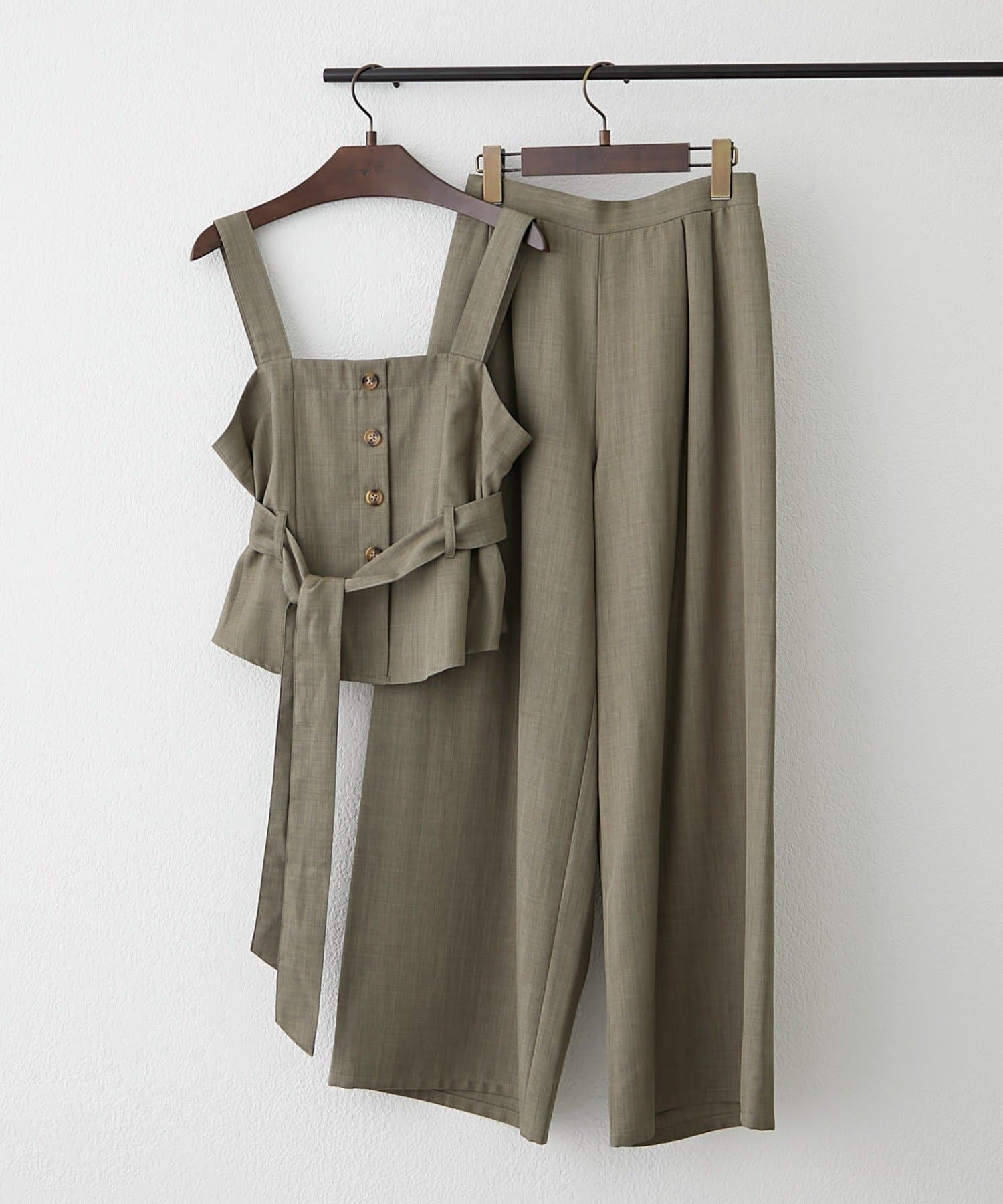 NICE CLAUP / OLIVE des OLIVE OUTLET(ナイスクラップ  / オリーブ デ オリーブ アウトレット) 人気につきリバイバル！【RMAF】【２枚セット】麻風素材の色々ぼたんキャミ+パンツセット