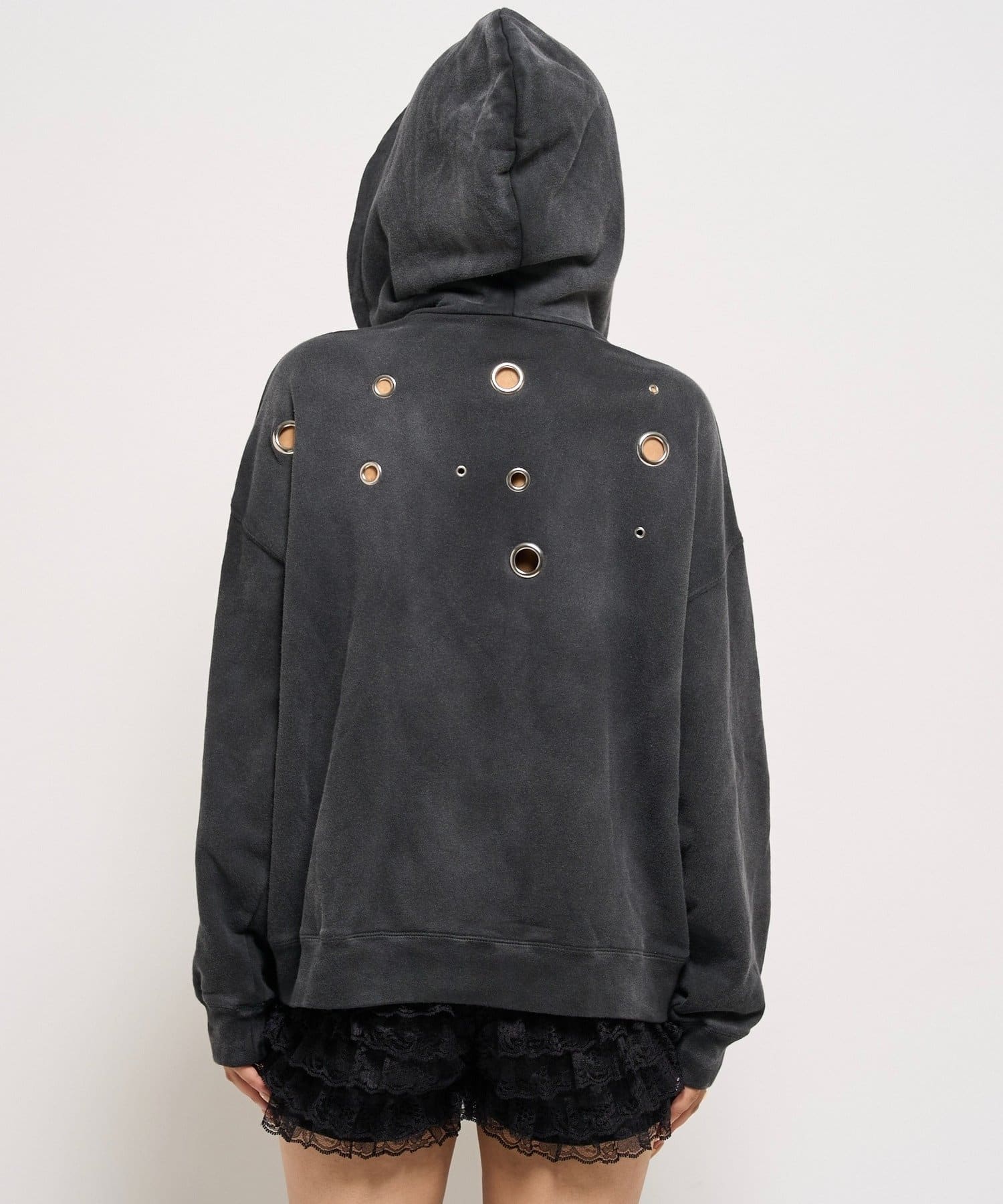 WHO’S WHO gallery(フーズフーギャラリー) EYELET ZIP HOODIE