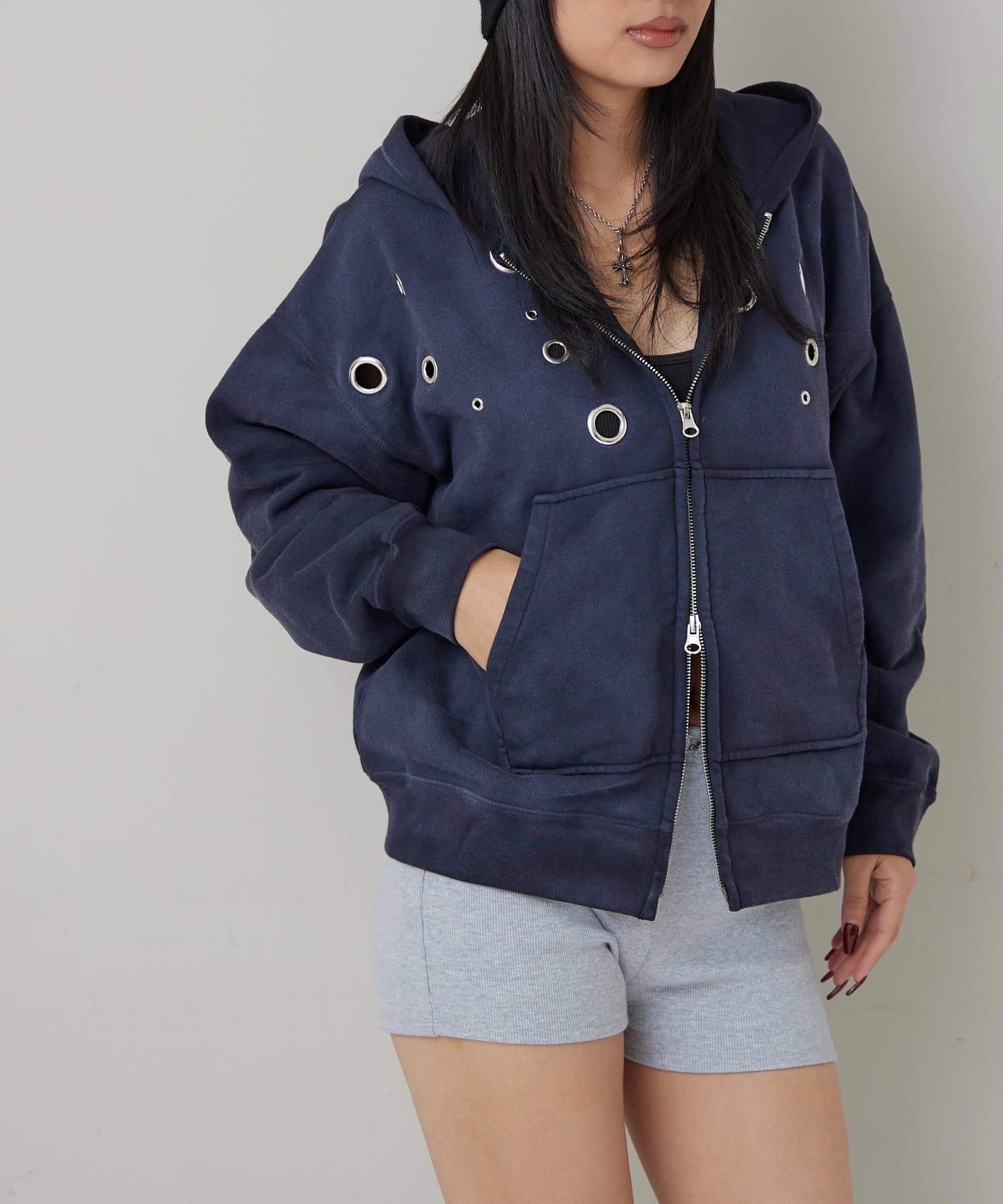 WHO’S WHO gallery(フーズフーギャラリー) ハトメジップパーカー