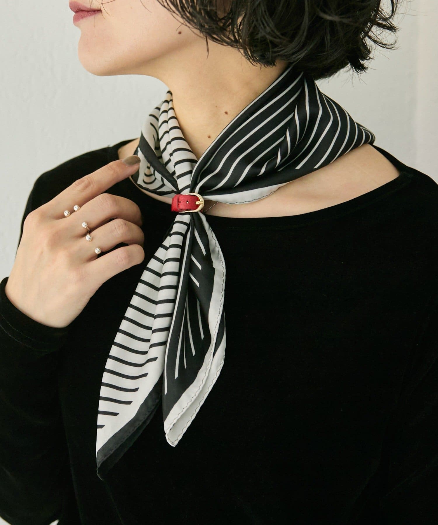 ear PAPILLONNER(イア パピヨネ) レザーリング付き2色ストライプスカーフ