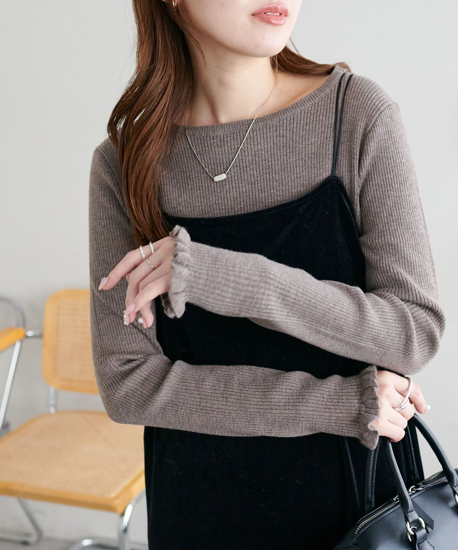 DISCOAT(ディスコート) 【一枚着でも重ね着でも◎/万能インナー/５色展開】袖口フリルプルオーバー《WEB限定》