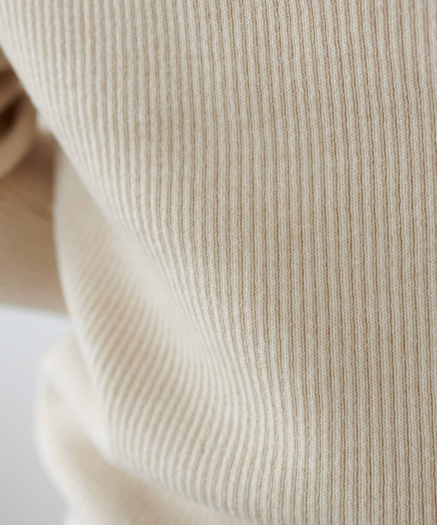 DISCOAT(ディスコート) 【一枚着でも重ね着でも◎/万能インナー/５色展開】袖口フリルプルオーバー《WEB限定》