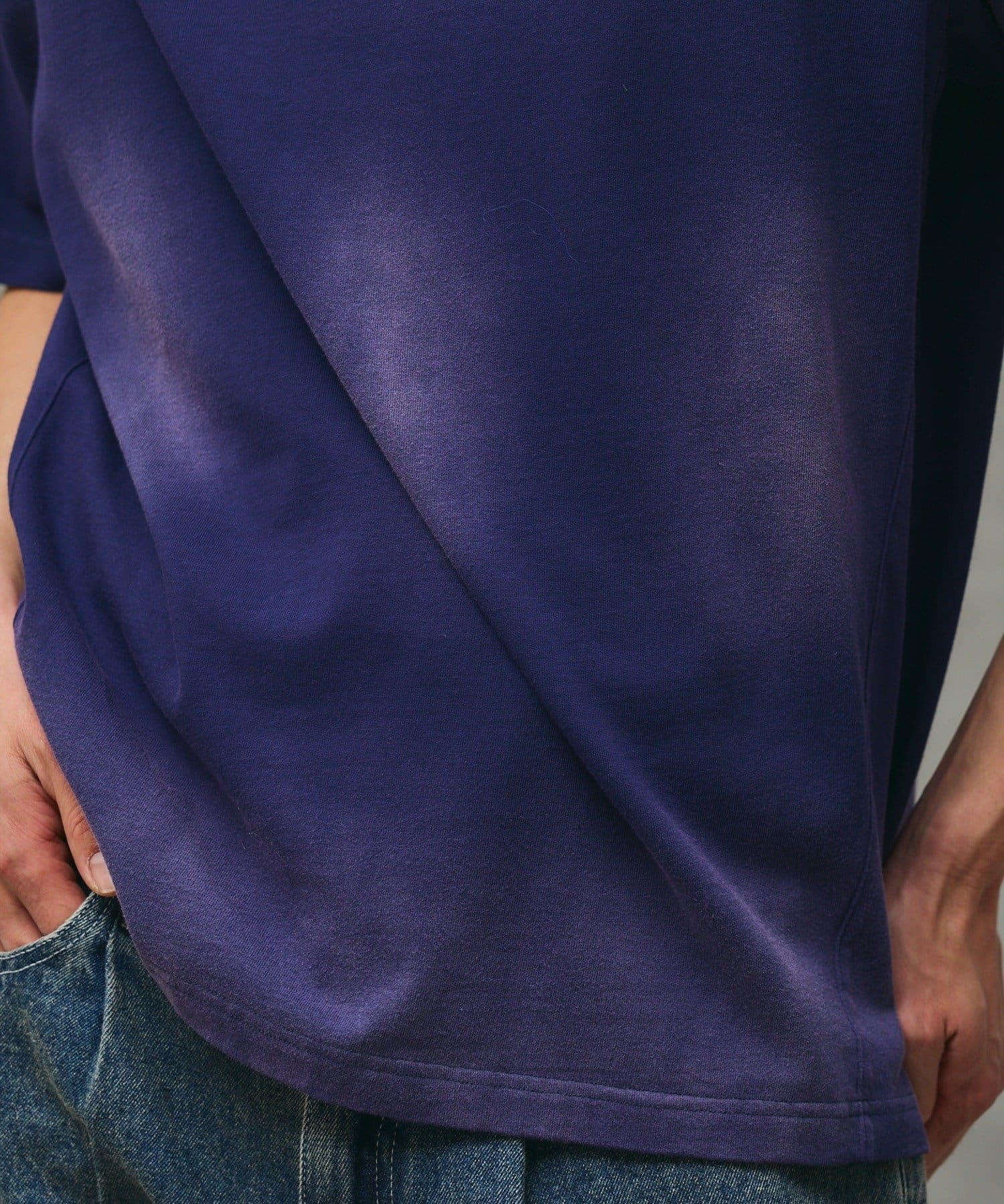 COLONY 2139(コロニー トゥーワンスリーナイン) 【paradigm】ガス焼き天竺サルファダイスプレーT