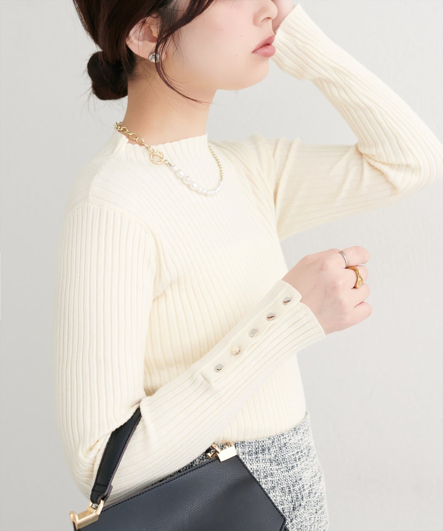 natural couture(ナチュラルクチュール) 袖口べこべこ釦プチハイリブニット