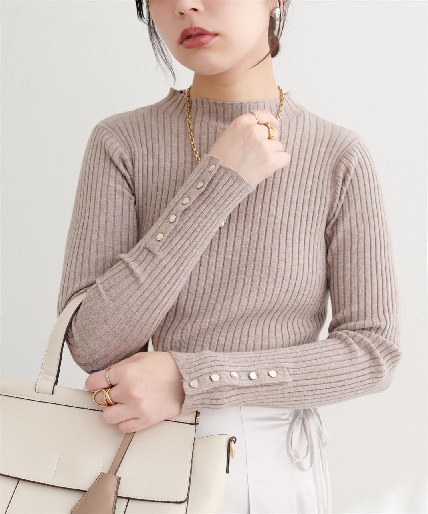 natural couture(ナチュラルクチュール) 袖口べこべこ釦プチハイリブニット