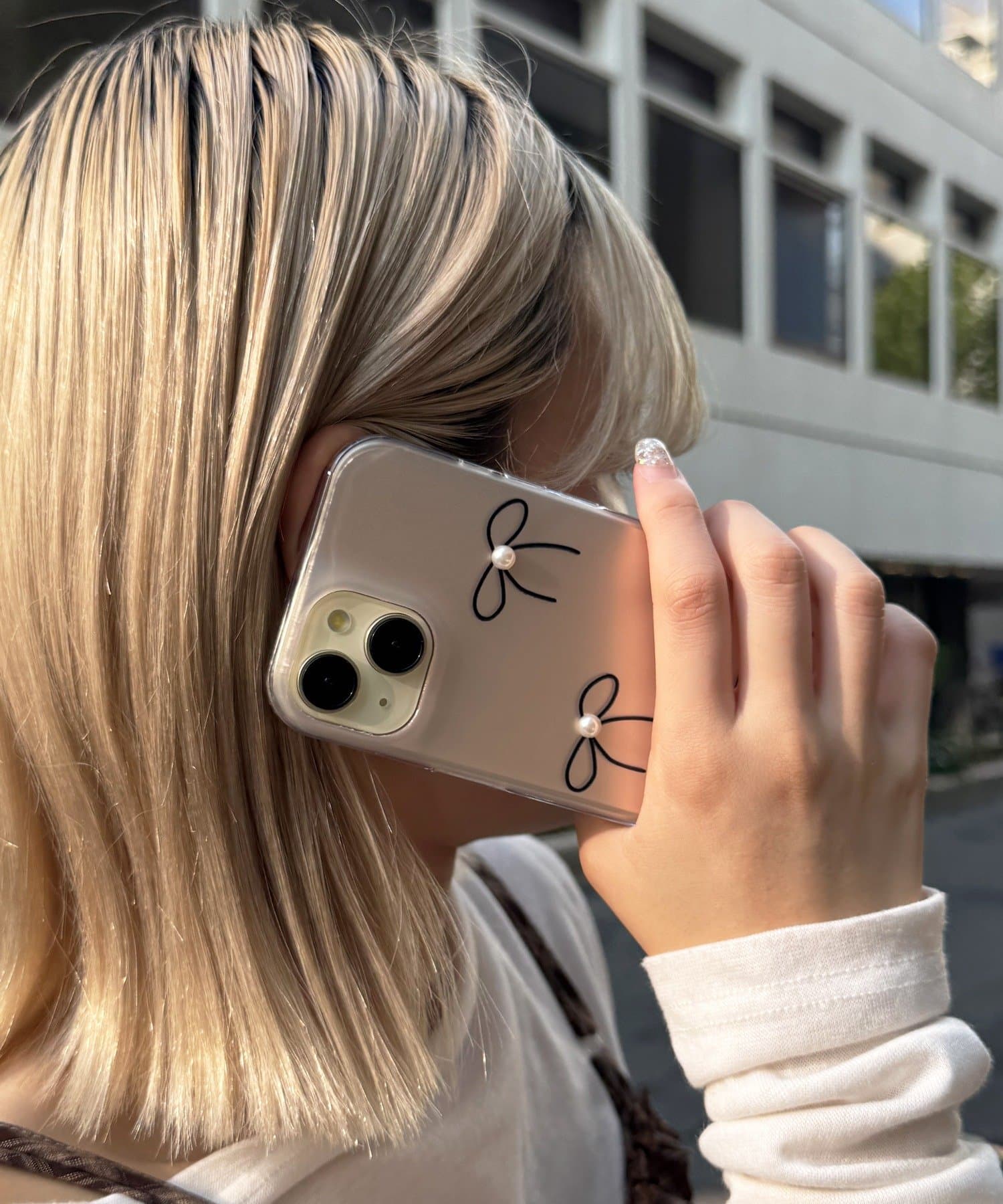 Lattice(ラティス) メタリックリボンスマホケース(iPhone15)