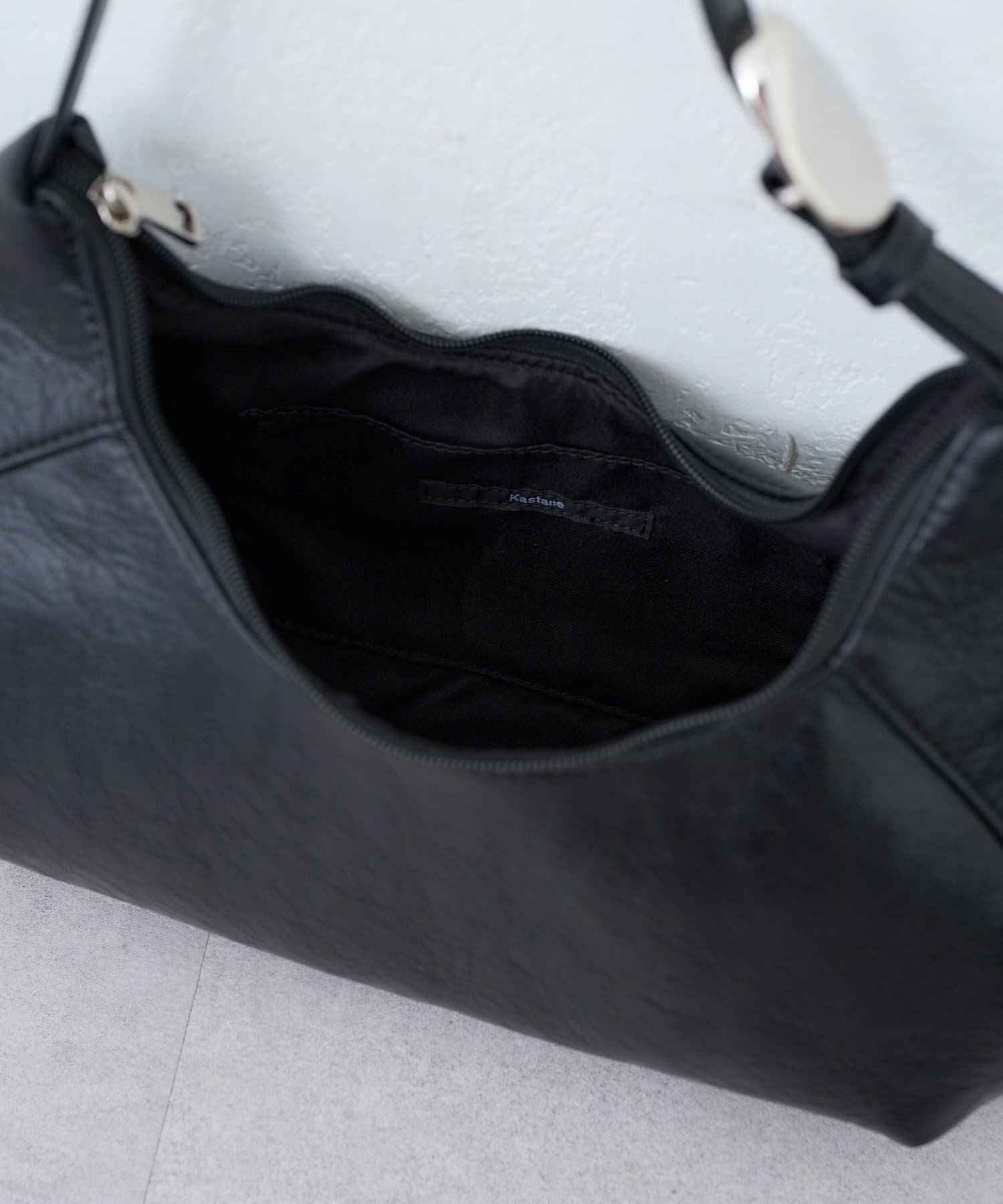 Kastane(カスタネ) 【2WAY/500mlペットボトル収納可】モチーフハーフムーンBAG