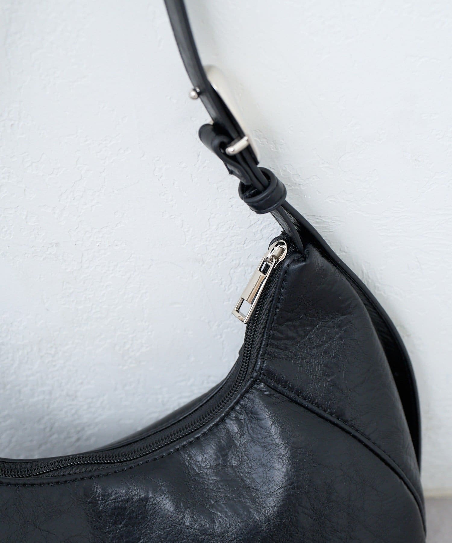Kastane(カスタネ) 【2WAY/500mlペットボトル収納可】モチーフハーフムーンBAG