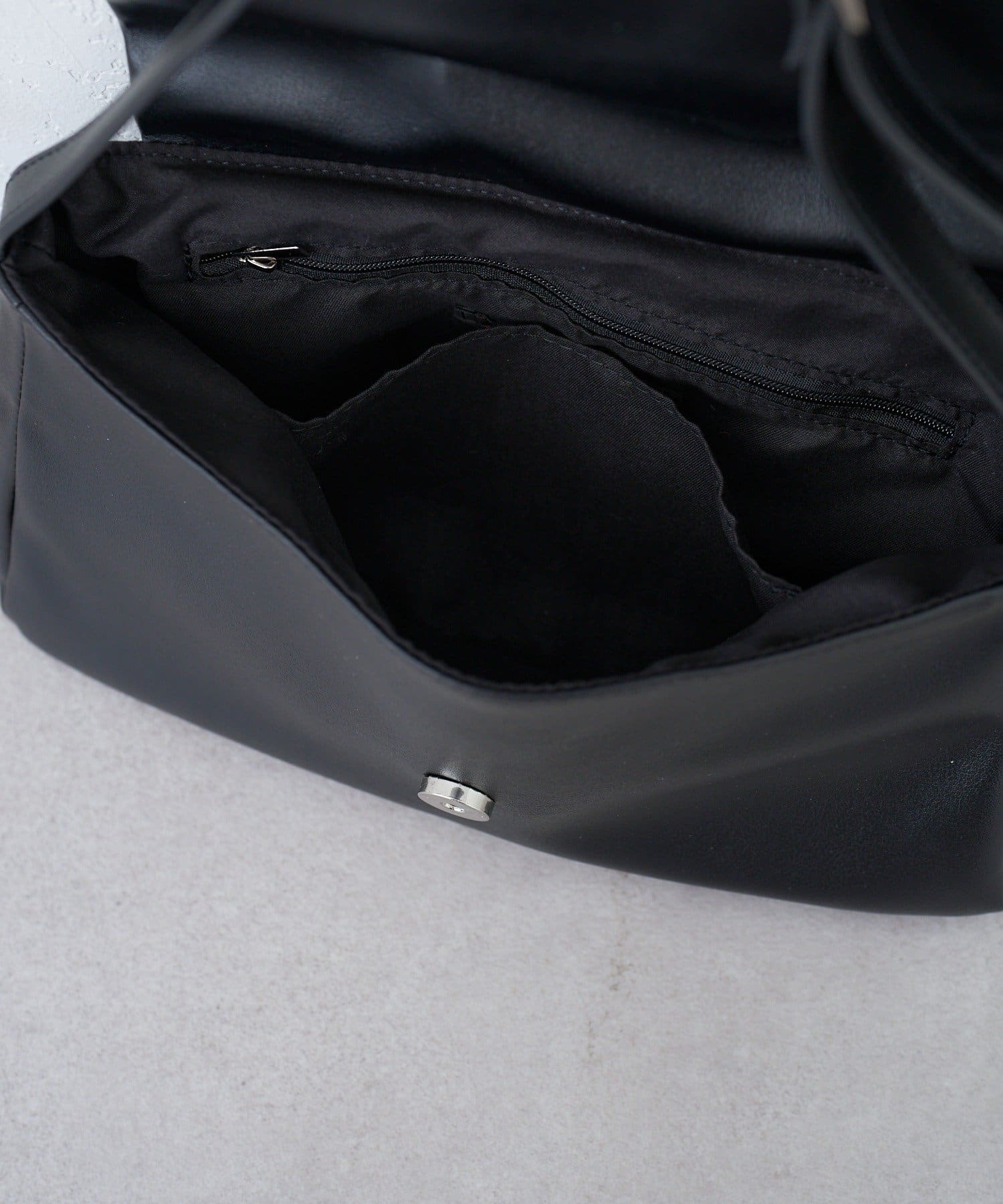 Kastane(カスタネ) 【500mlペットボトル収納可】フラップミドルBAG