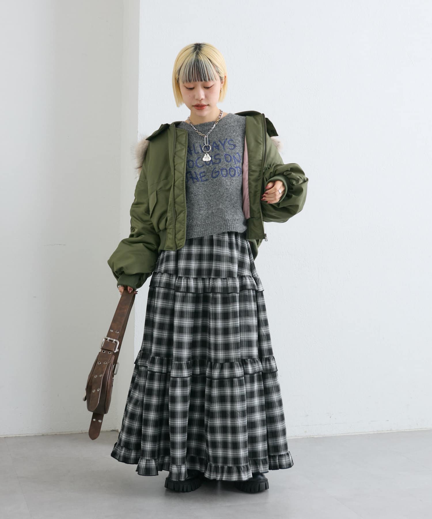 OUTLET(アウトレット) 【w closet】コード刺繍ロゴショートニット