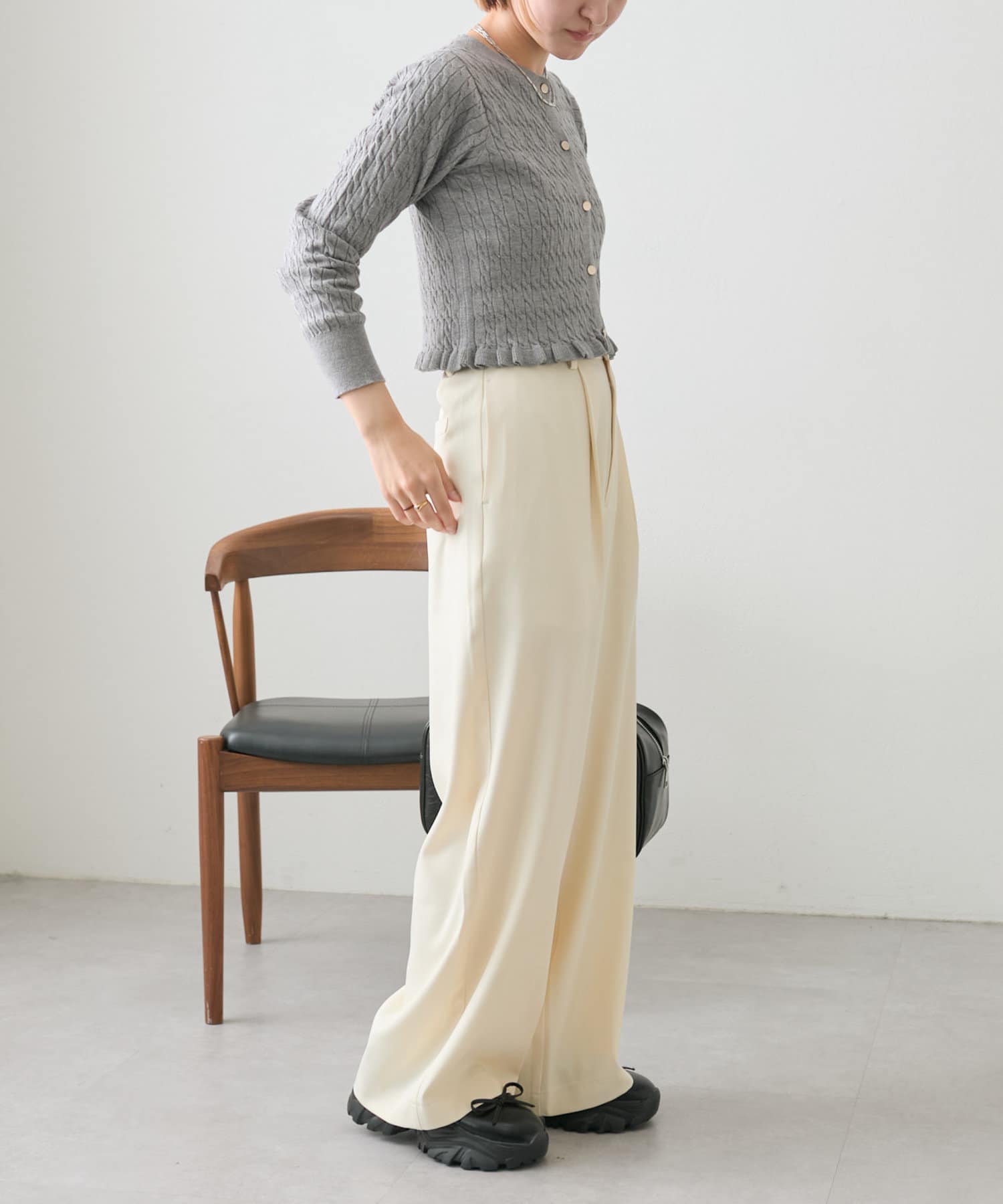 OUTLET(アウトレット) 【w closet】ケーブル刺繍フリルカーディガン
