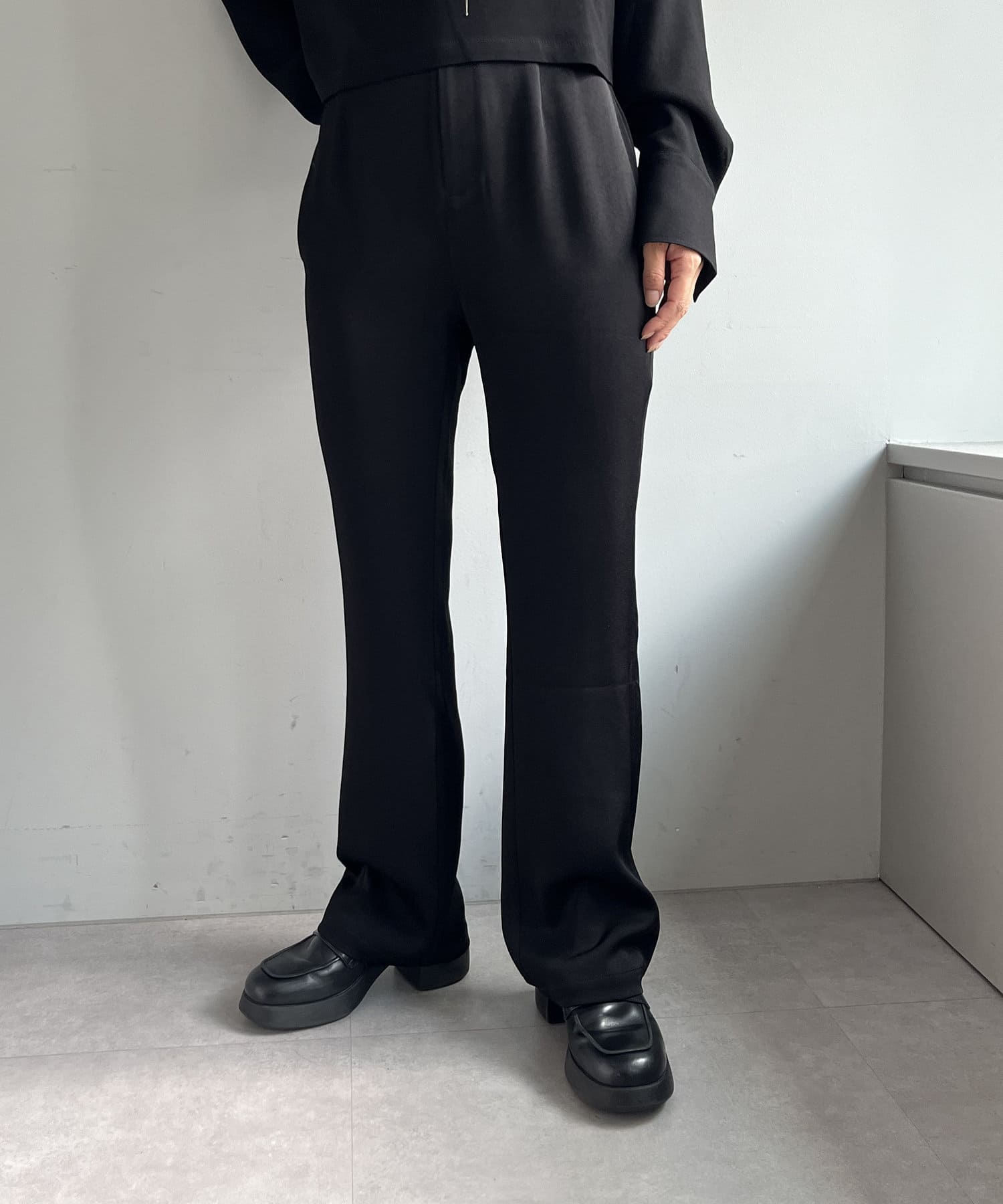 OUTLET(アウトレット) 【Pasterip】Acetate satin easy slim slacks