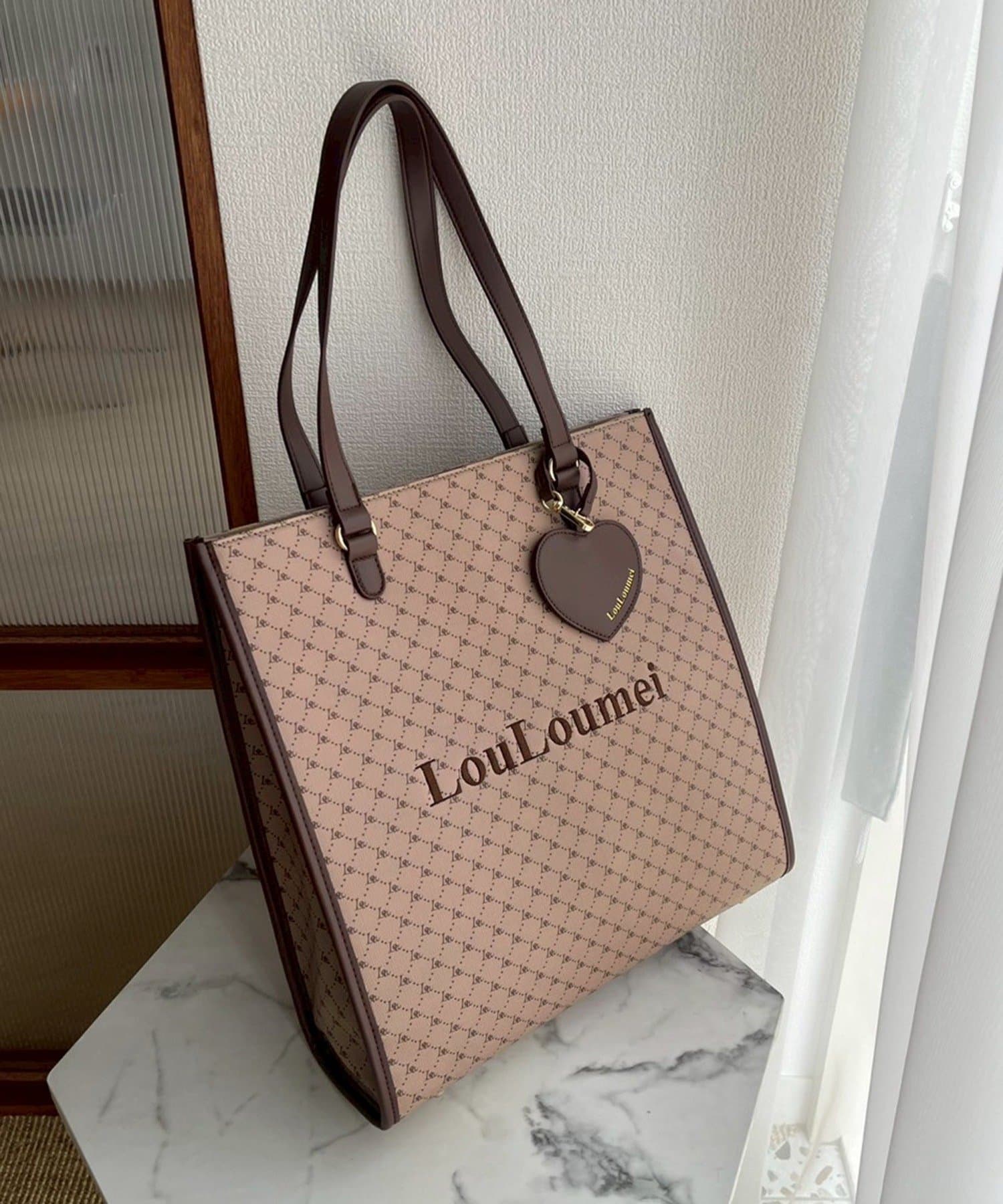 NICE CLAUP ハートチャーム付き トートバッグ アイボリー 新品未使用 セール】【LouLoumei】ハートチャーム付きトートバッグ（トート