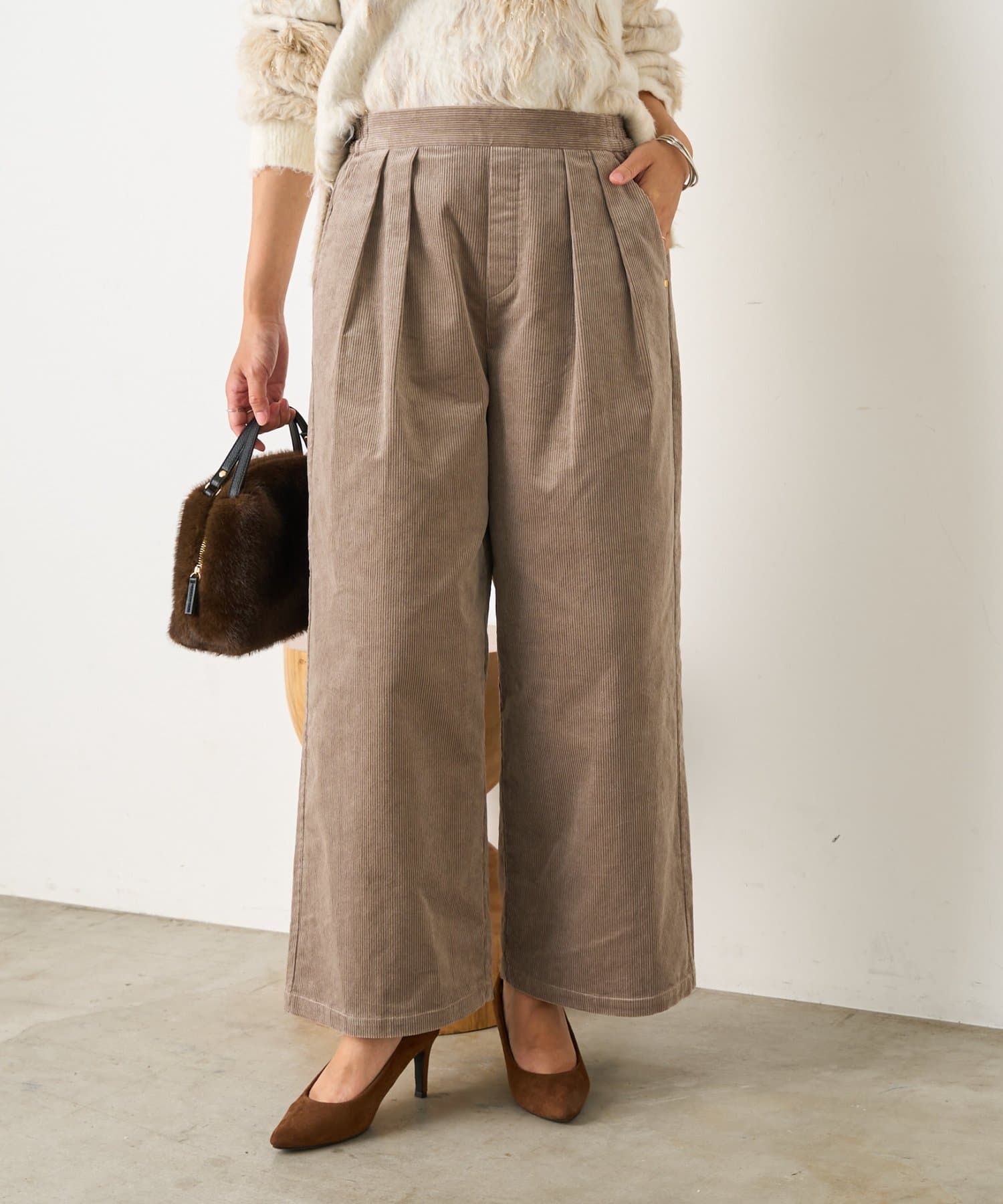 Jena　espace merveilleux(ジェナ　エスパスメルヴェイユ) コーデュロイスタッズパンツ