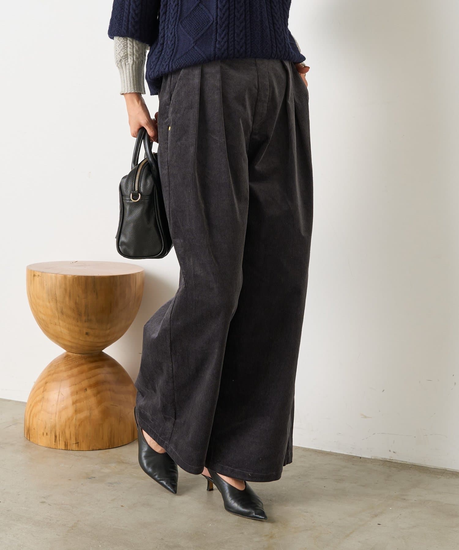 Jena　espace merveilleux(ジェナ　エスパスメルヴェイユ) コーデュロイスタッズパンツ