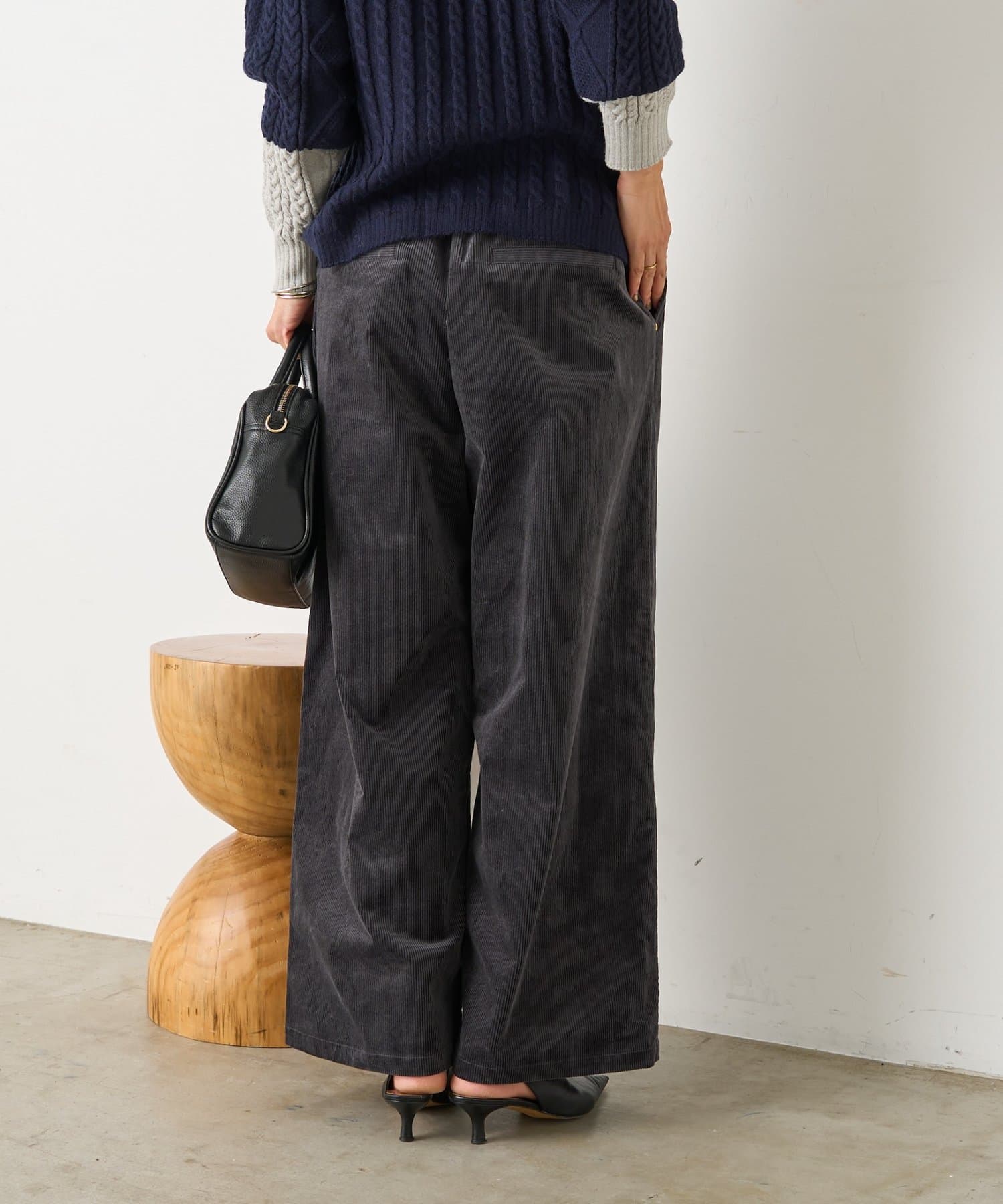 Jena　espace merveilleux(ジェナ　エスパスメルヴェイユ) コーデュロイスタッズパンツ