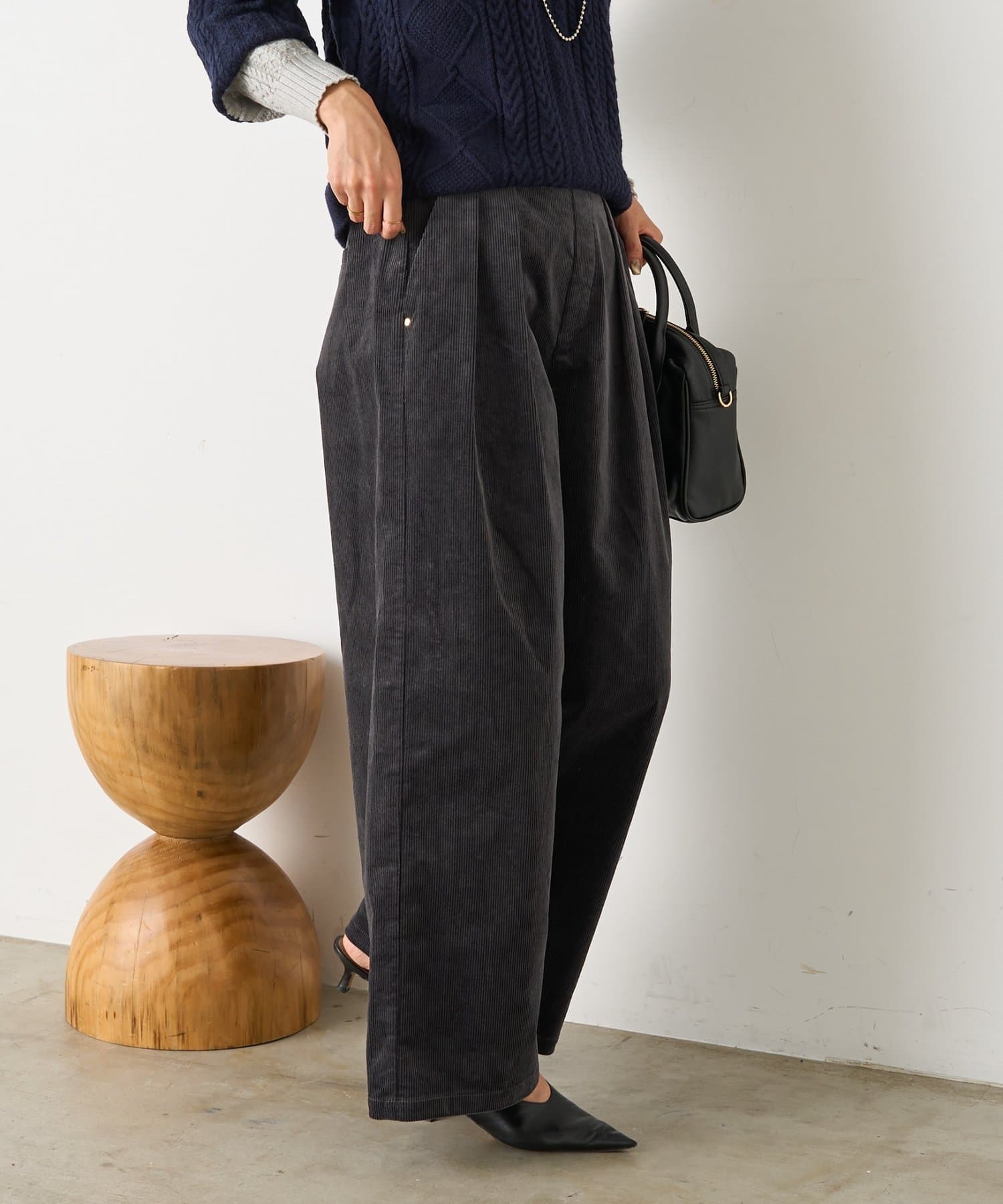 Jena　espace merveilleux(ジェナ　エスパスメルヴェイユ) コーデュロイスタッズパンツ