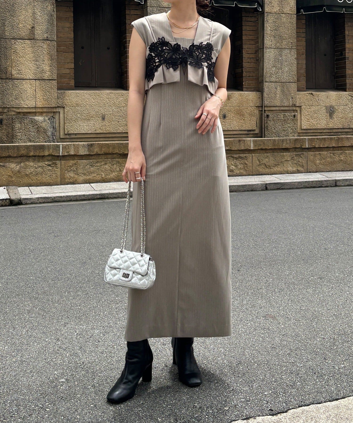 【新品未使用】CAMEOコレクティブ /ビスチェドレス 憧れのドレス オフホワイト ビスチェライン 高級サテン