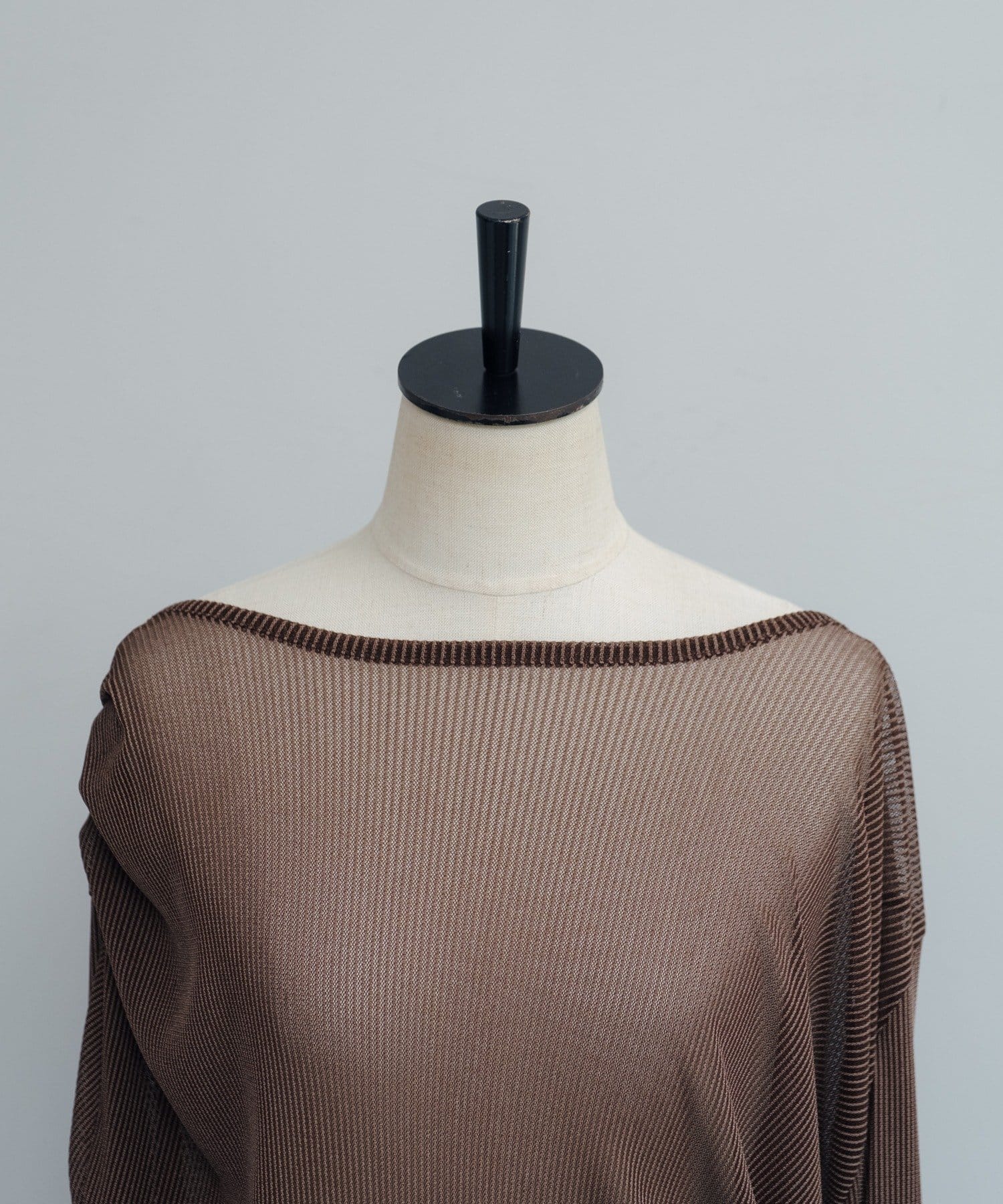 Pasterip(パセリ) Gathering sheer top