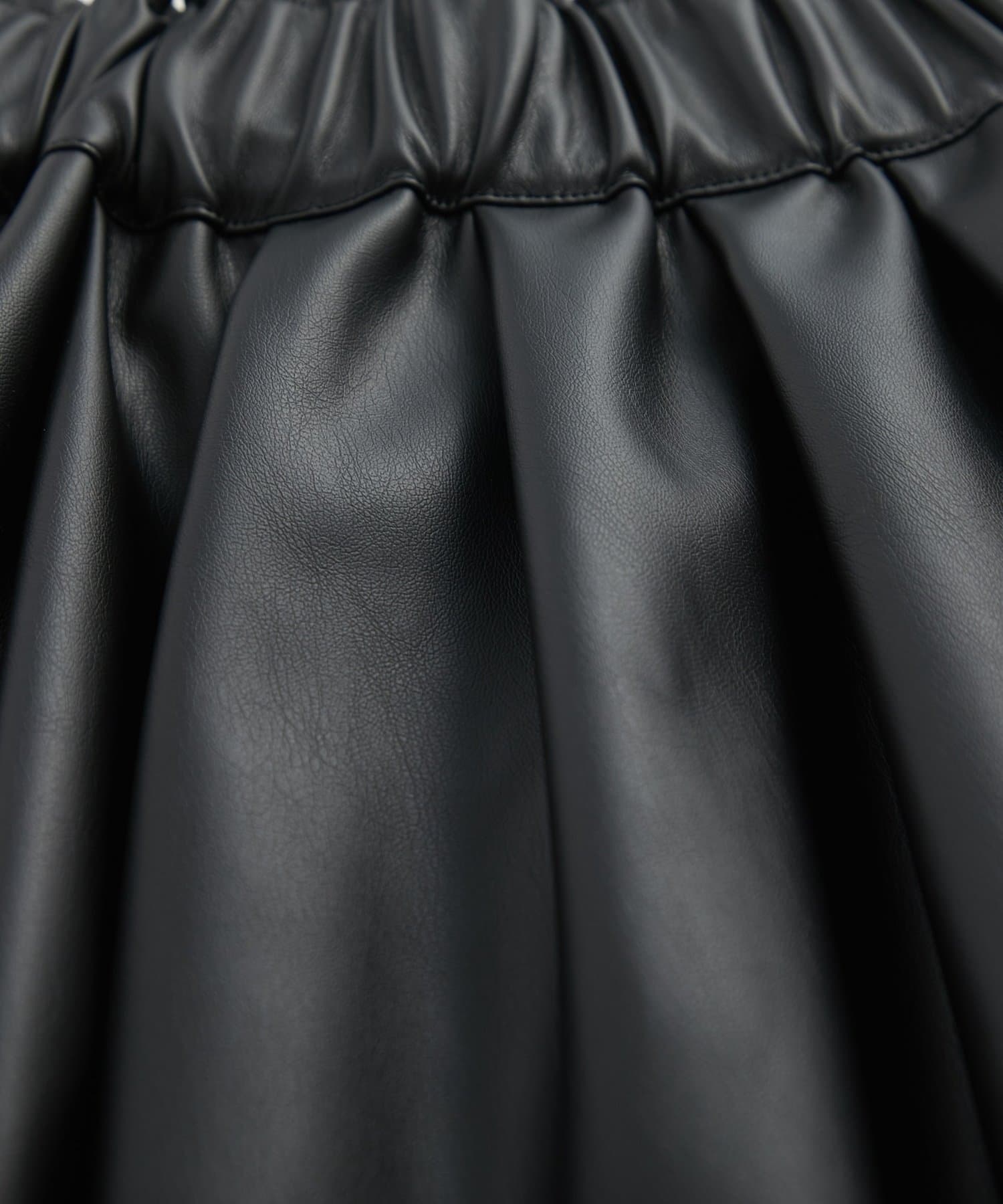 un dix cors(アンディコール) 《モードな着こなしに》フェイクレザーフレアスカート