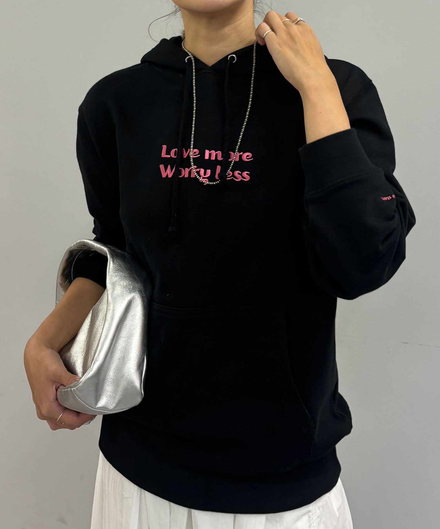 OUTLET(アウトレット) 【SHENERY】season刺繍フーディー