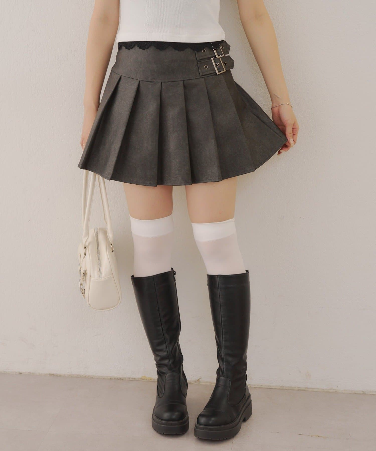 NICE CLAUP / OLIVE des OLIVE OUTLET(ナイスクラップ  / オリーブ デ オリーブ アウトレット) 【RMAF】サイドベルト合皮ミニスカート