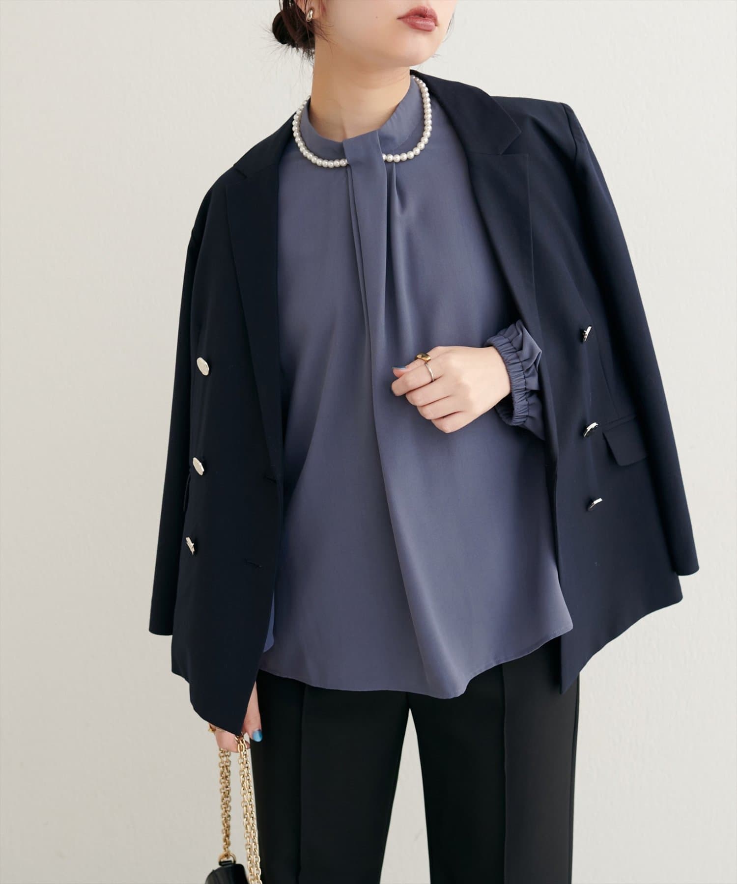 natural couture(ナチュラルクチュール) 【WEB限定】パールネックレス付きフロントタックブラウス