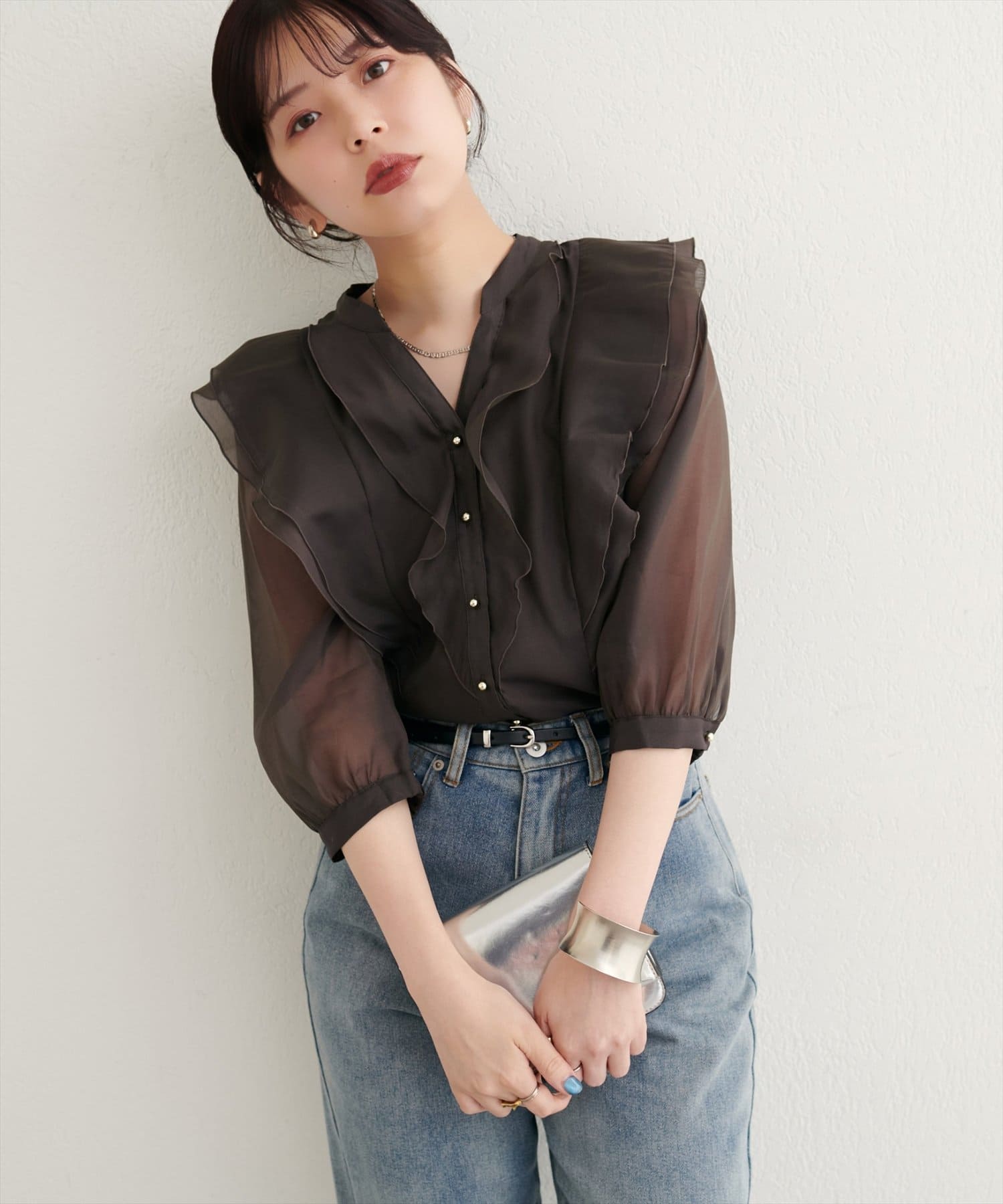 natural couture(ナチュラルクチュール) ラッフルフリルキーネック7分袖ブラウス