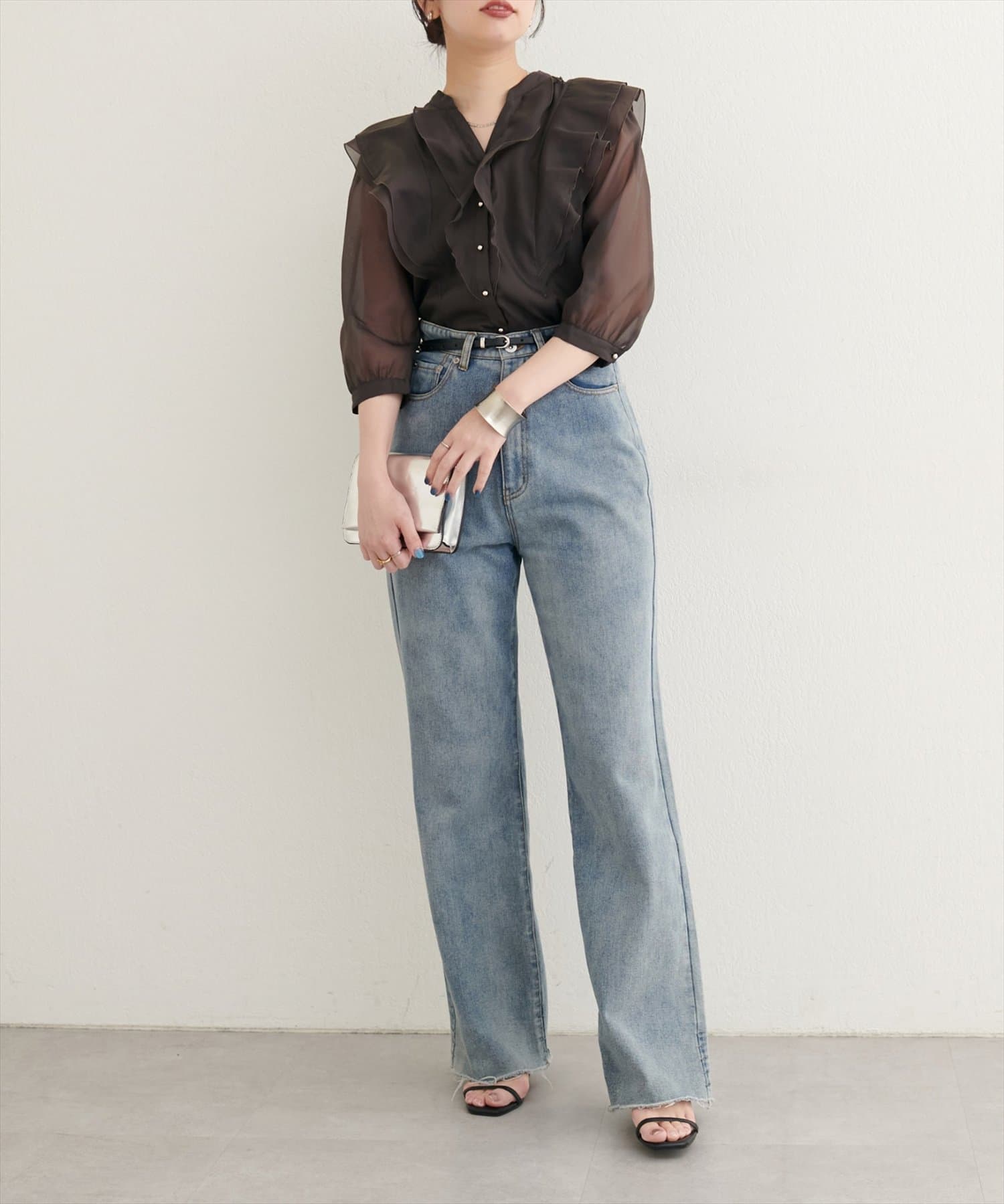 natural couture(ナチュラルクチュール) ラッフルフリルキーネック7分袖ブラウス