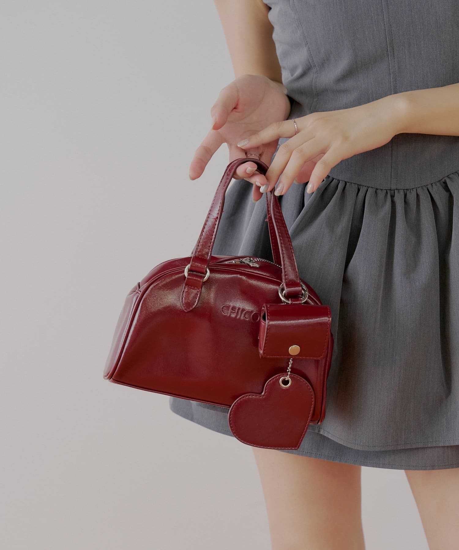 REVIVAL/WEB限定】チャーム付ミニボストンバッグ | Chico(チコ