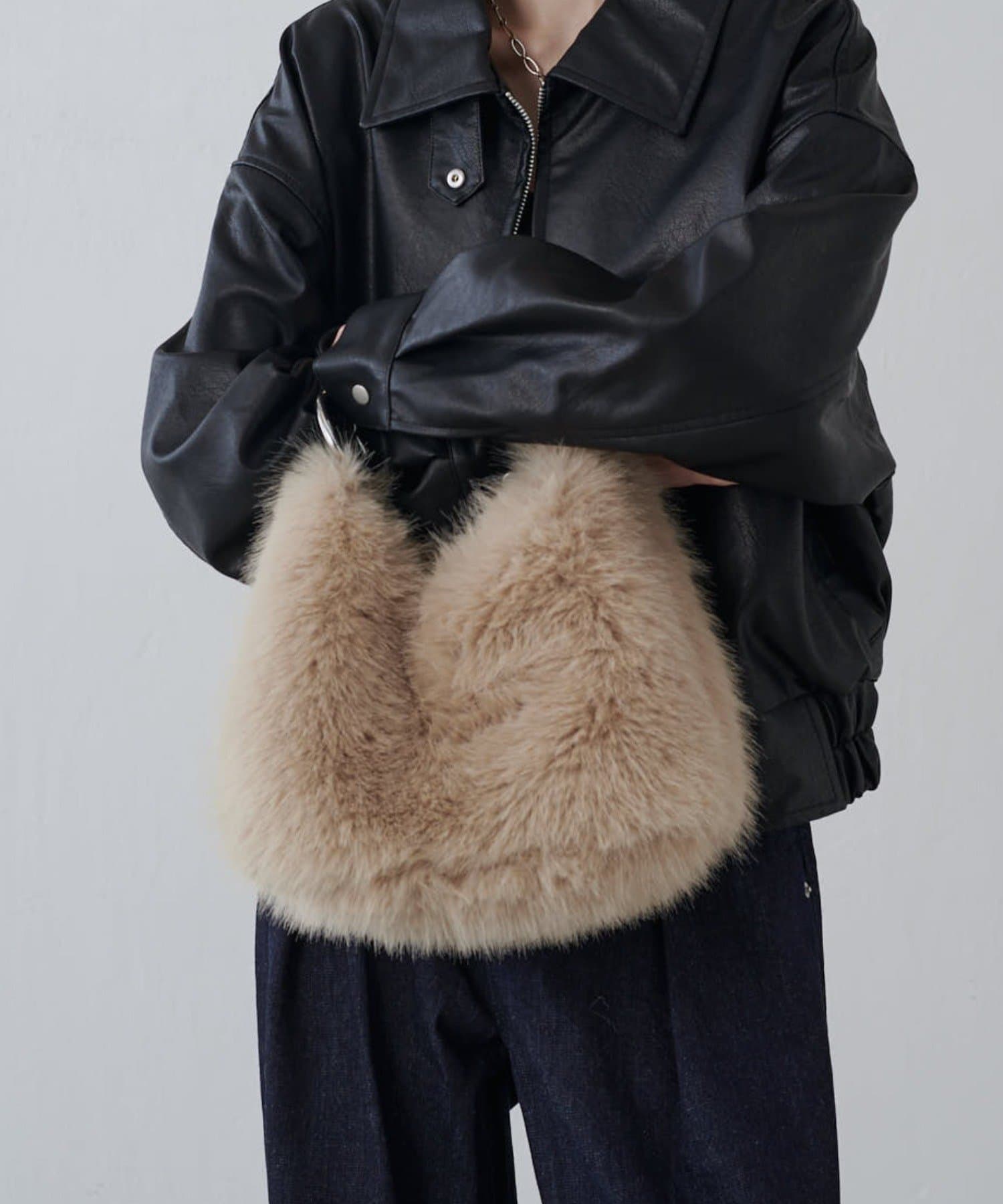 Lui's(ルイス) ウェーブバックルレザーハンドルファーバック