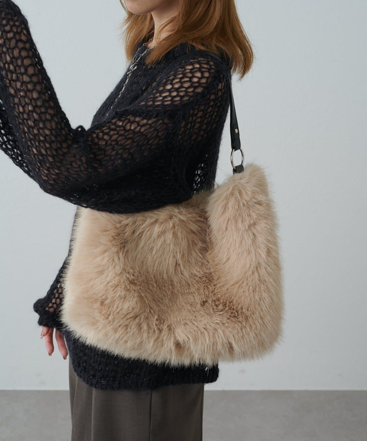 Lui's(ルイス) ウェーブバックルレザーハンドルファーバック