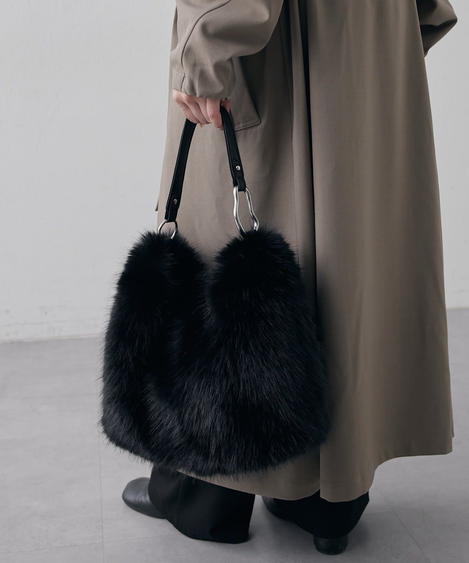 Lui's(ルイス) ウェーブバックルレザーハンドルファーバック