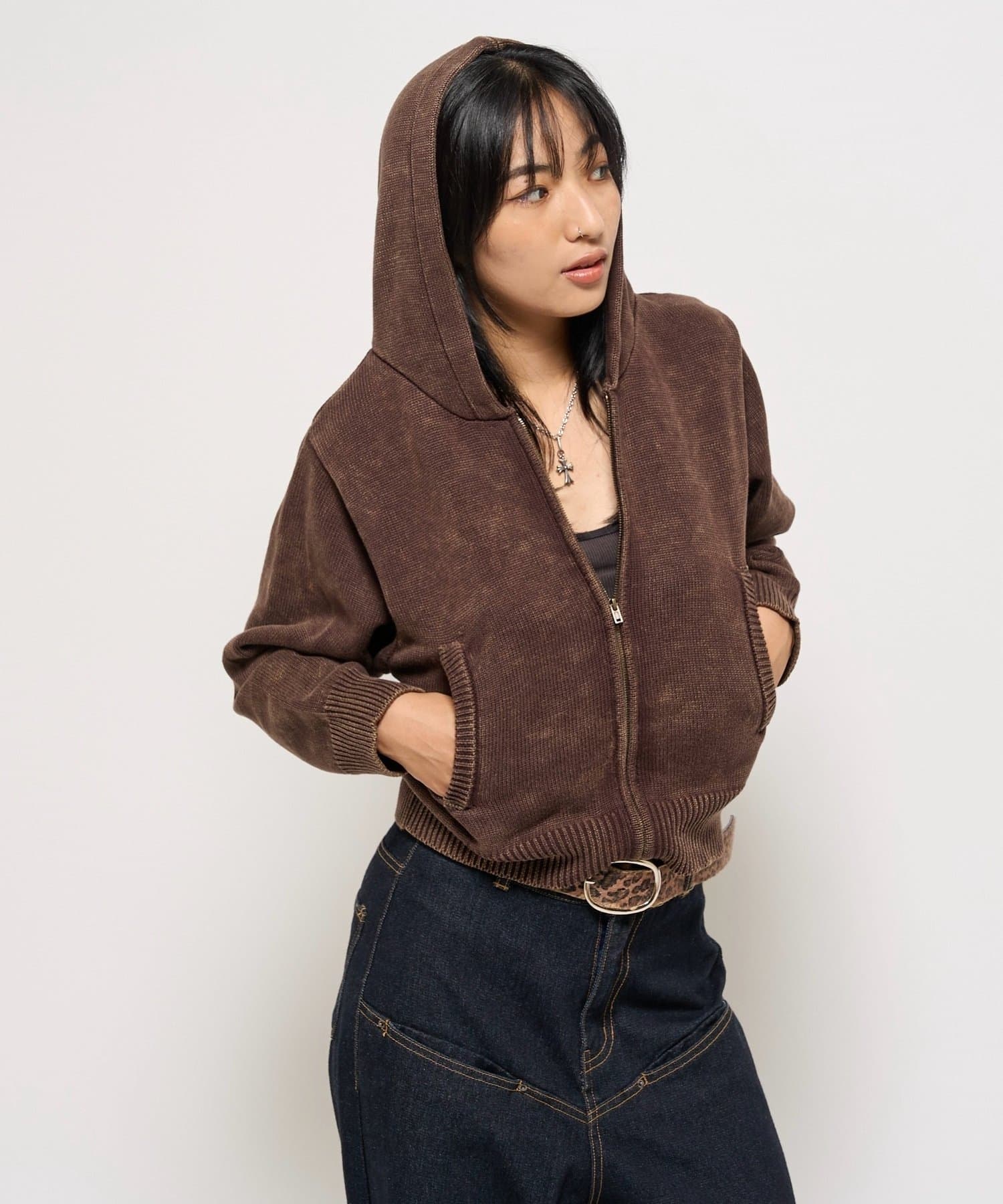 WHO’S WHO gallery(フーズフーギャラリー) KOOKYNピグメント加工ジップニットパーカー
