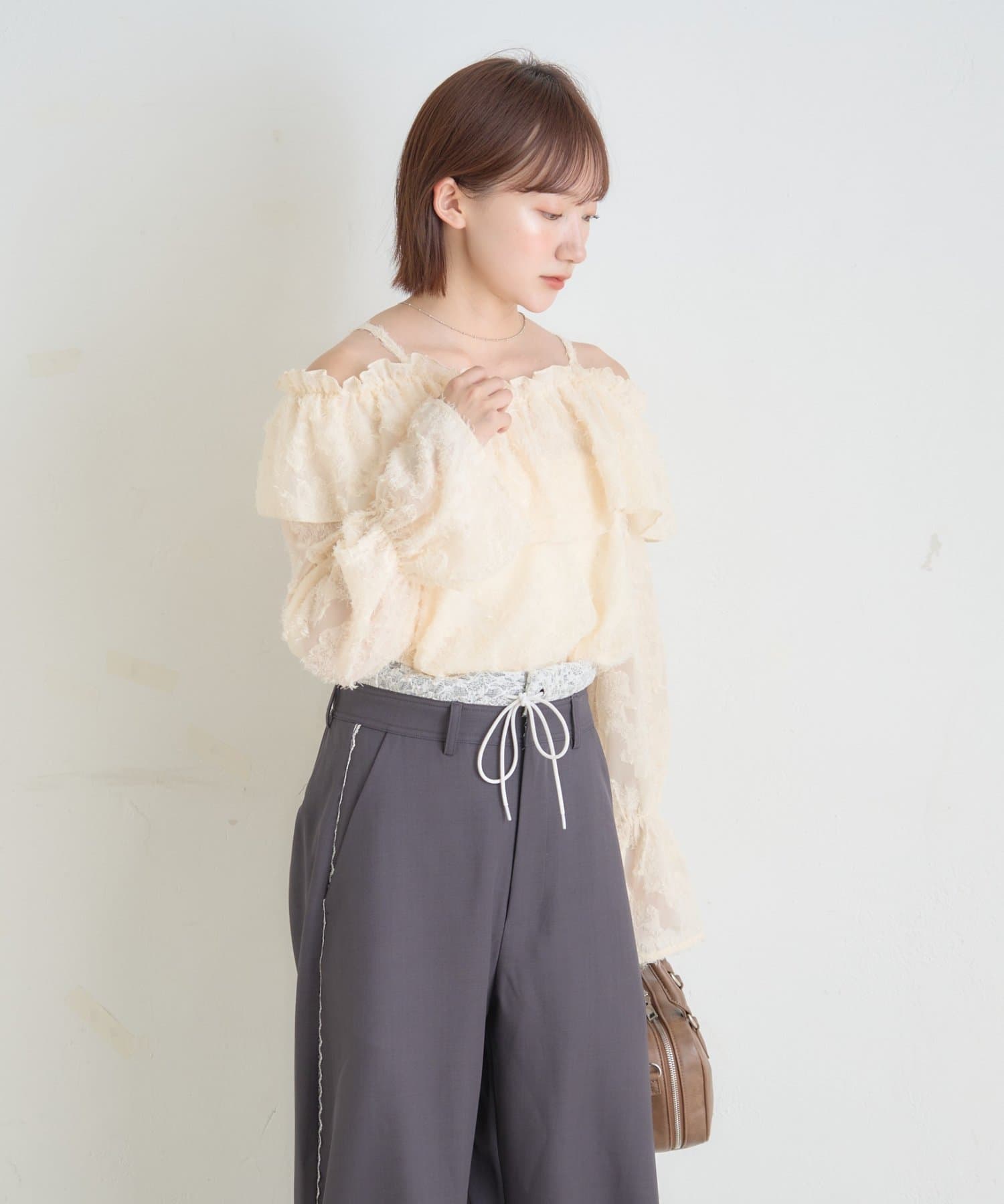 mline(エムライン) [mline]シャギーフリル オフショルブラウス
