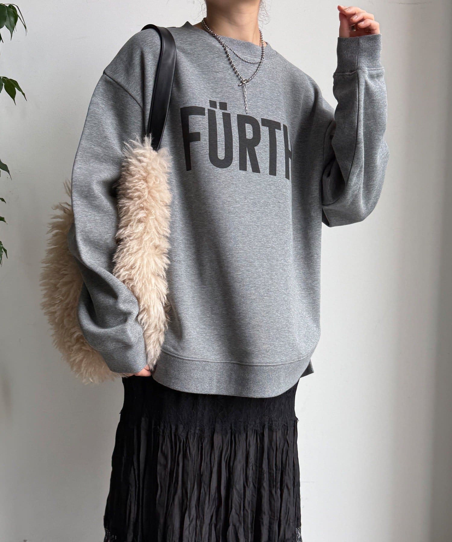 DOUDOU(ドゥドゥ) 【WEB限定】裏起毛ヘムラインロゴトップス