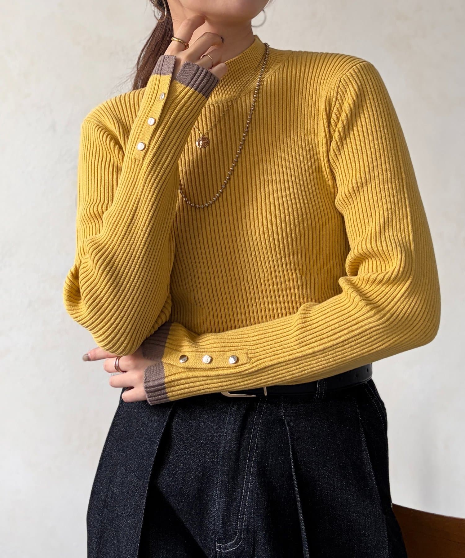 Chez toi(シェトワ) 袖口ボタンハイネックプルオーバー