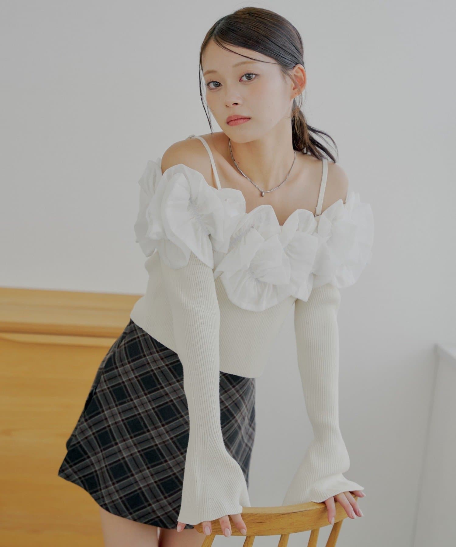 Chico(チコ) 【9/6(土)0時販売開始】BIGフリルドッキングオフショルニット