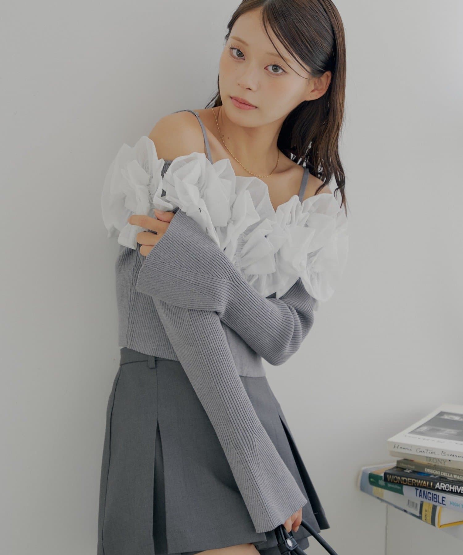 Chico(チコ) 【9/6(土)0時販売開始】BIGフリルドッキングオフショルニット